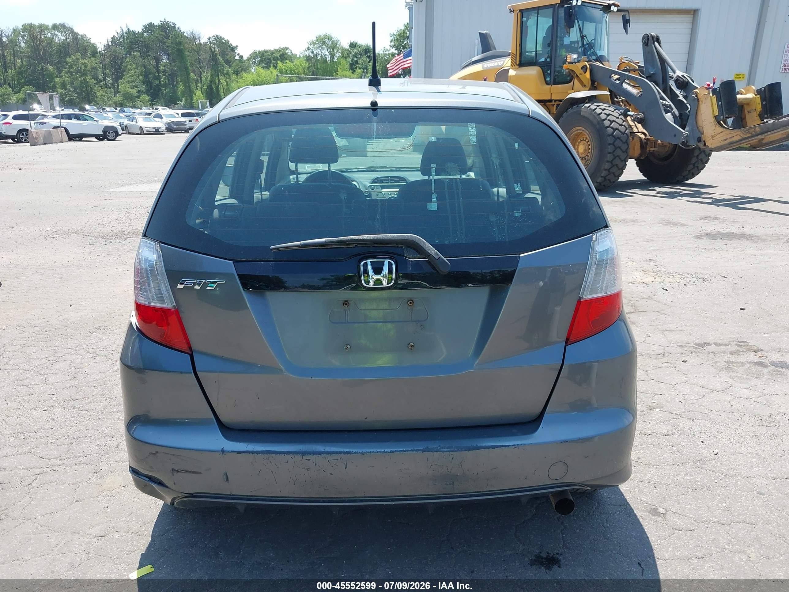 2013 Honda Fit Gray vin: JHMGE8H38DC010761
