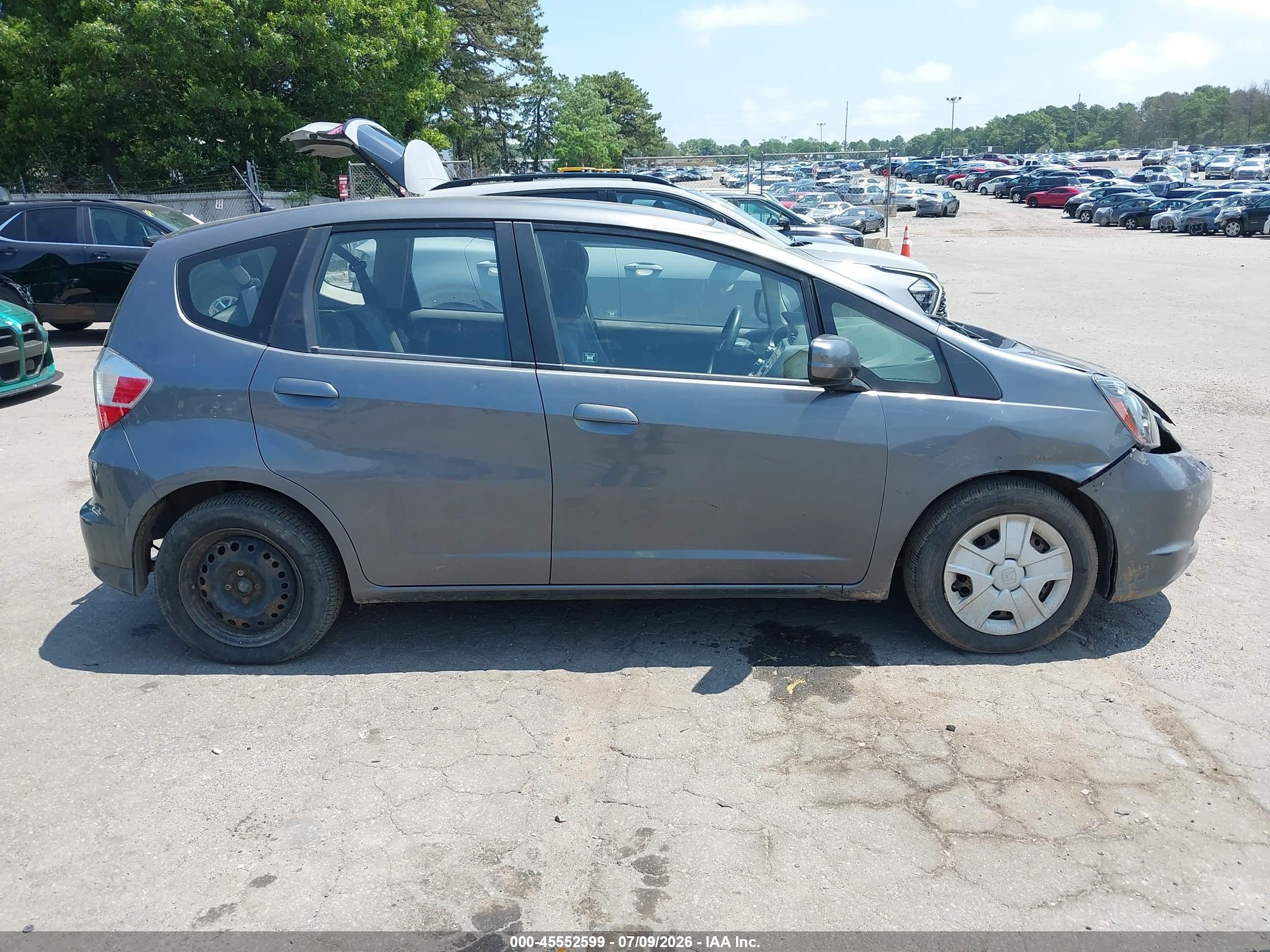 2013 Honda Fit Gray vin: JHMGE8H38DC010761