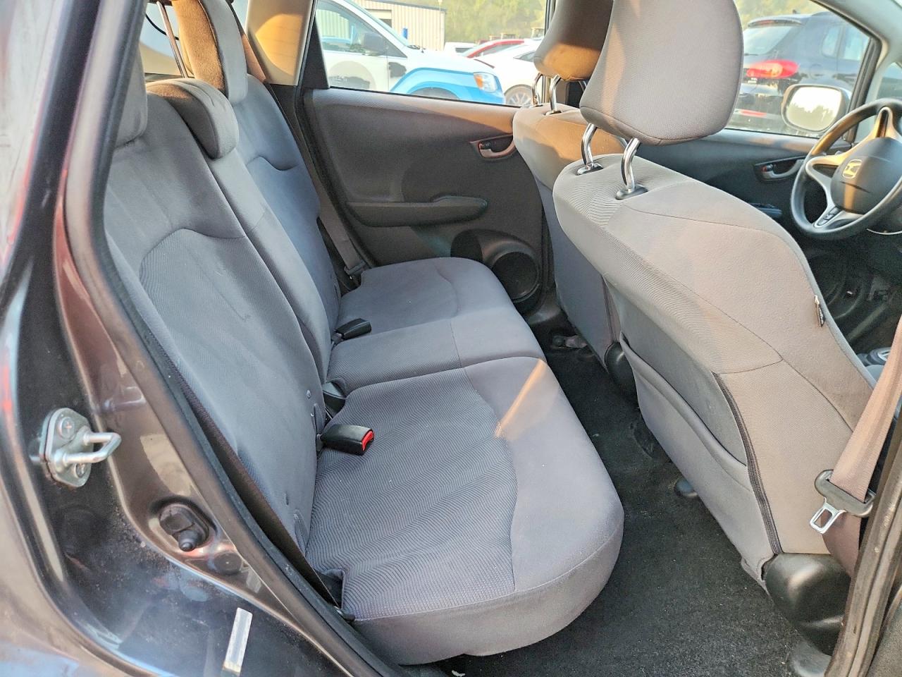 2013 Honda Fit Gray vin: JHMGE8H38DC020075