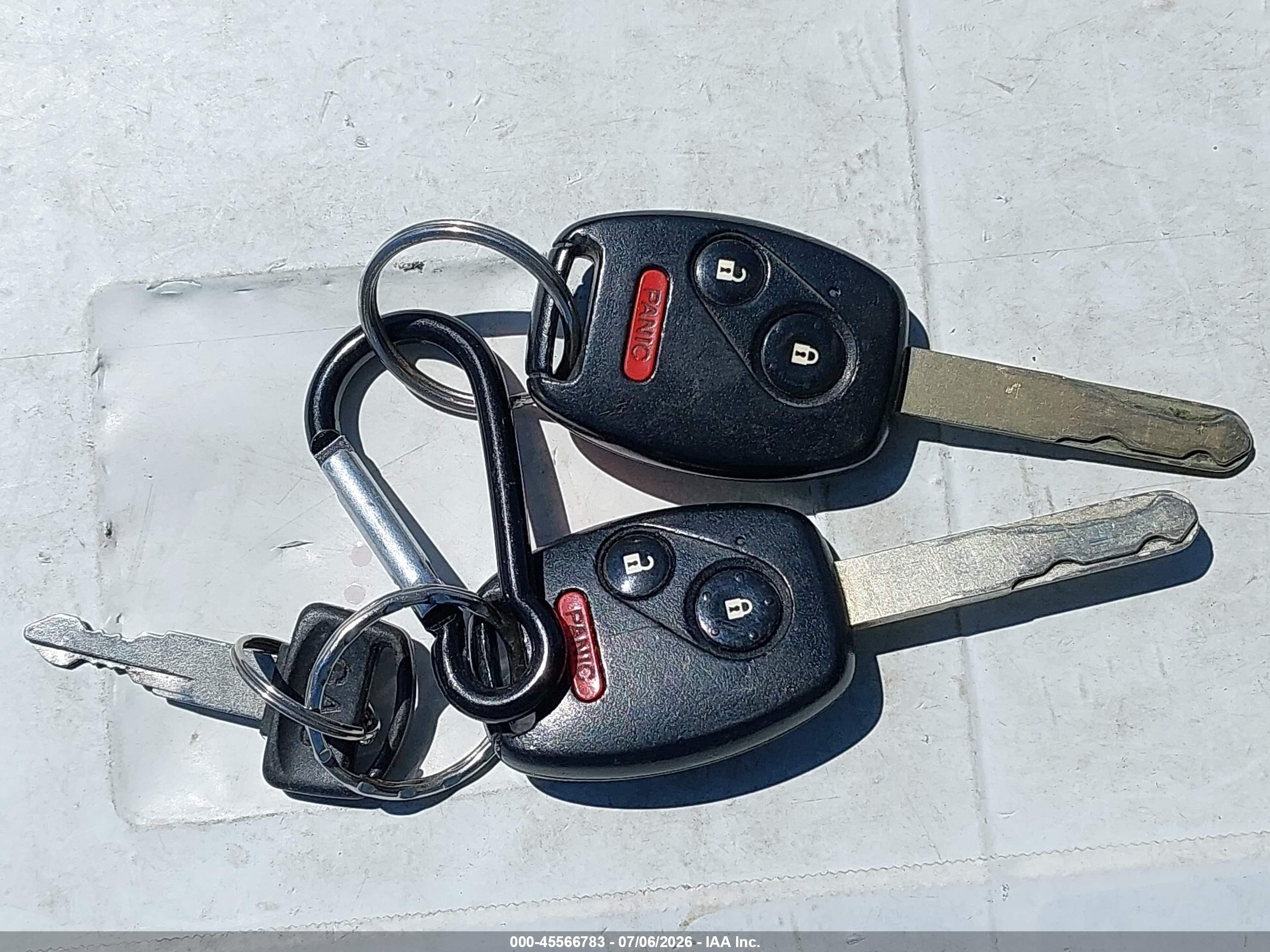 2013 Honda Fit   Silver vin: JHMGE8H38DC023087
