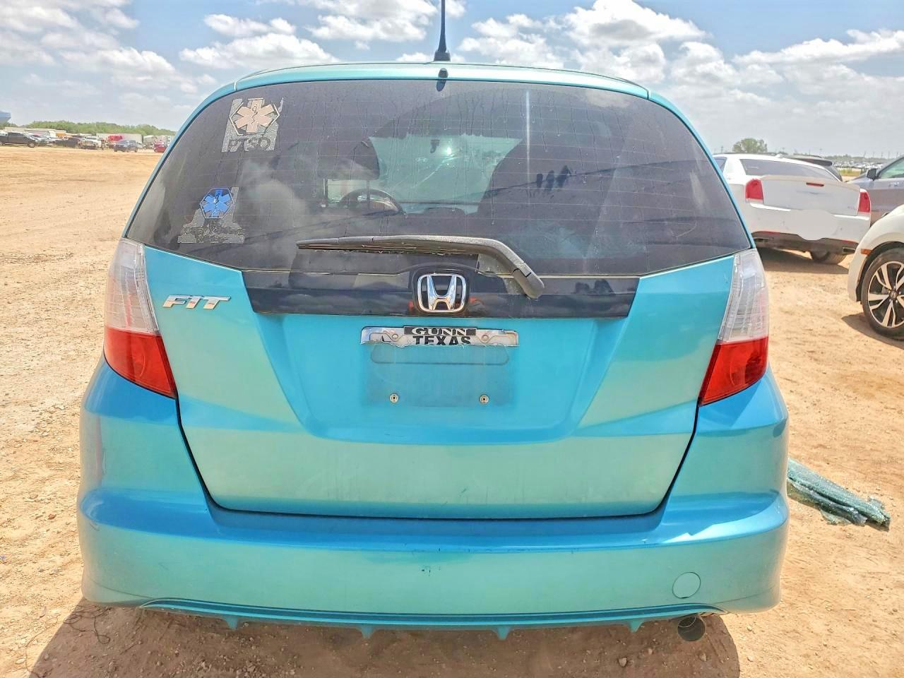 2013 Honda Fit Turquoise vin: JHMGE8H38DC025406