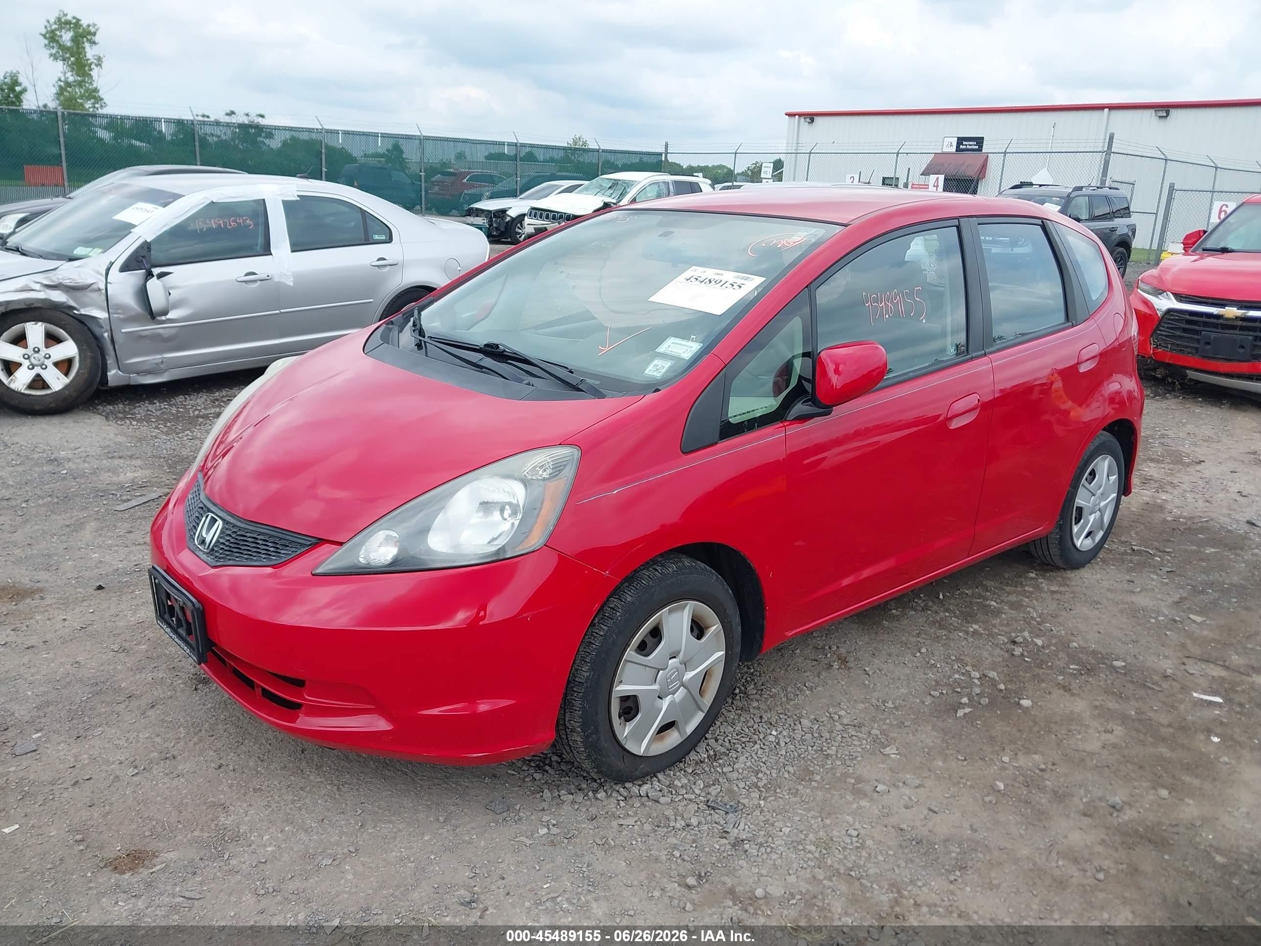 2013 Honda Fit   Red vin: JHMGE8H38DC026166