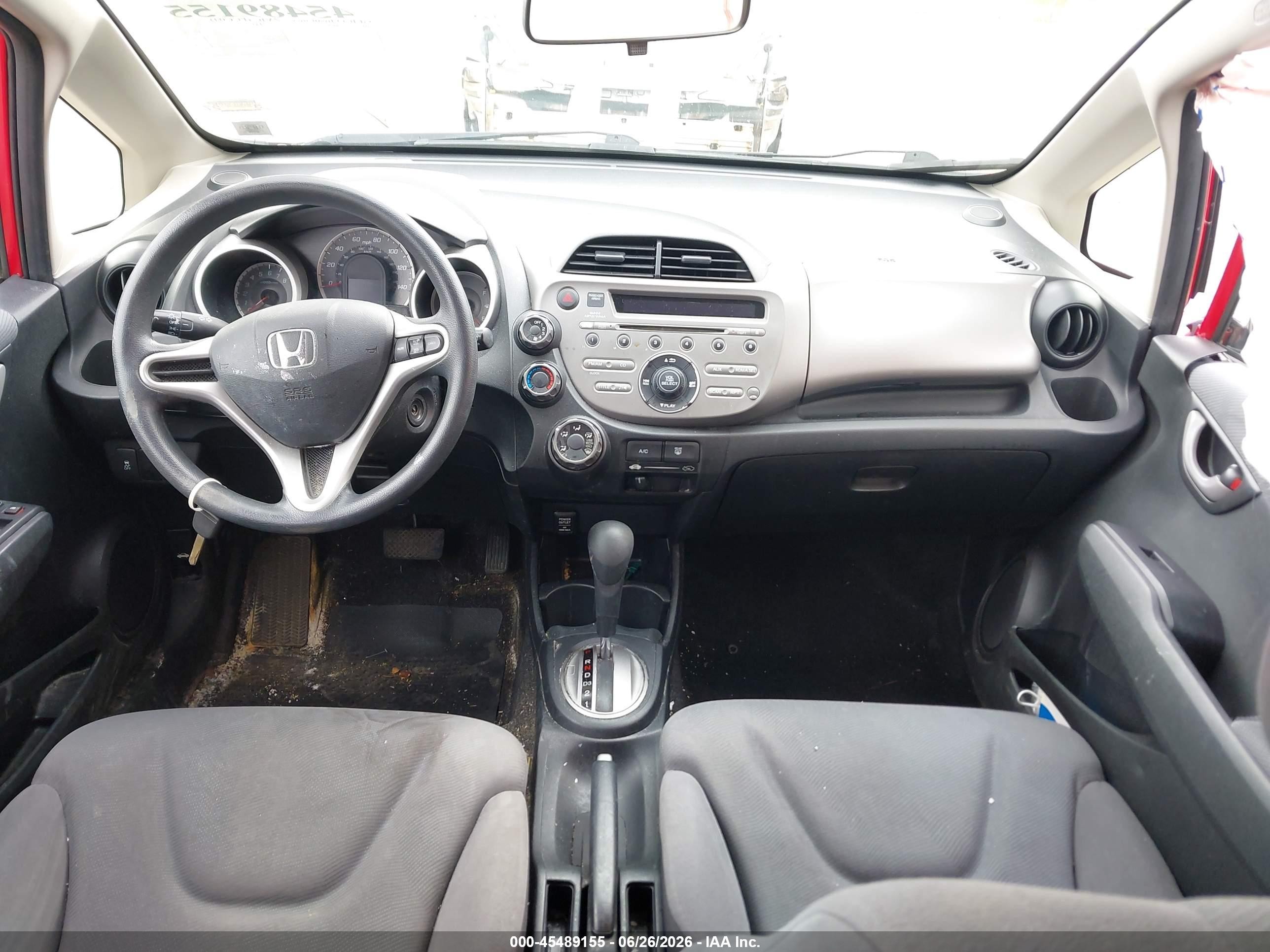 2013 Honda Fit   Red vin: JHMGE8H38DC026166