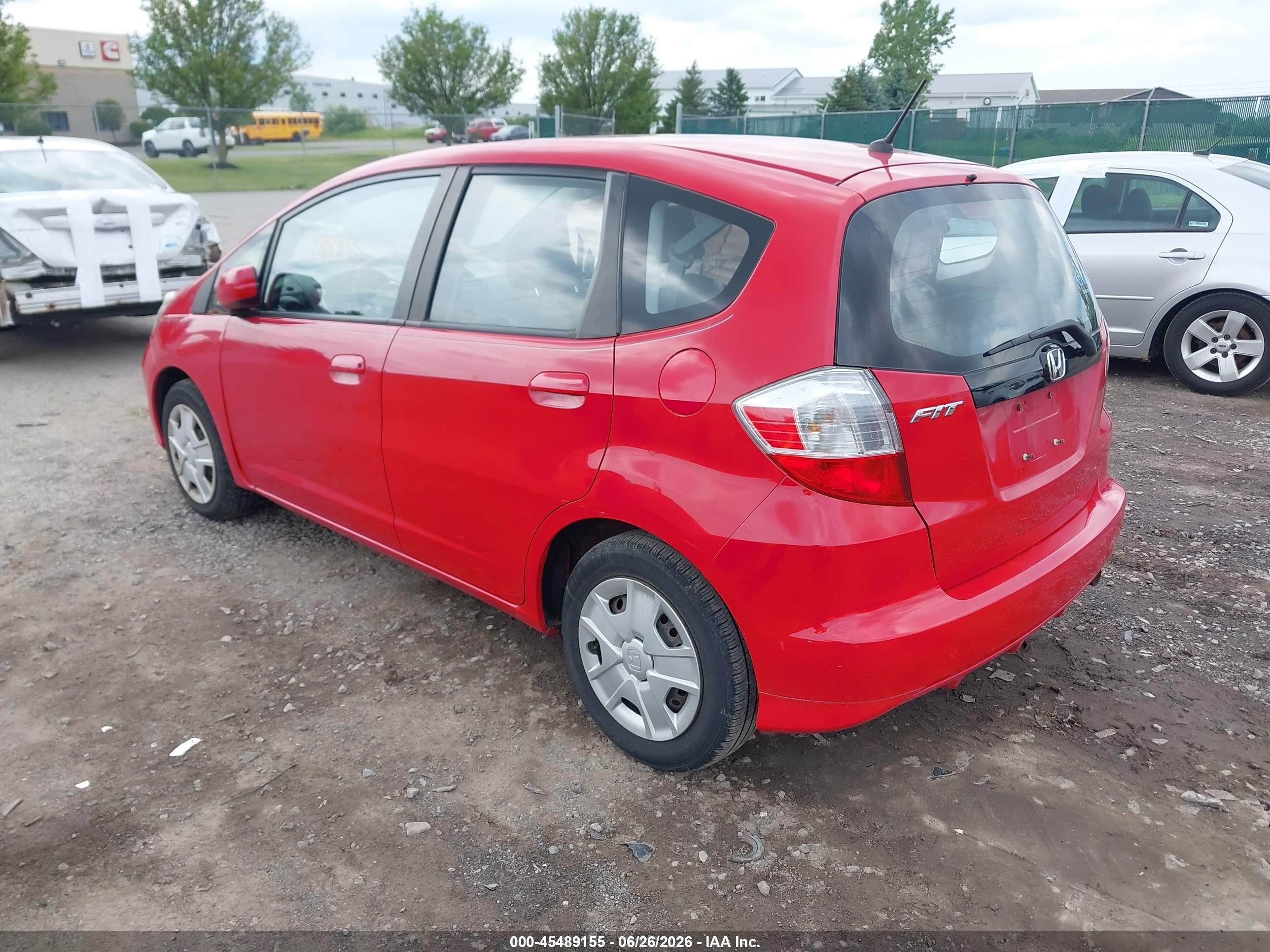2013 Honda Fit   Red vin: JHMGE8H38DC026166