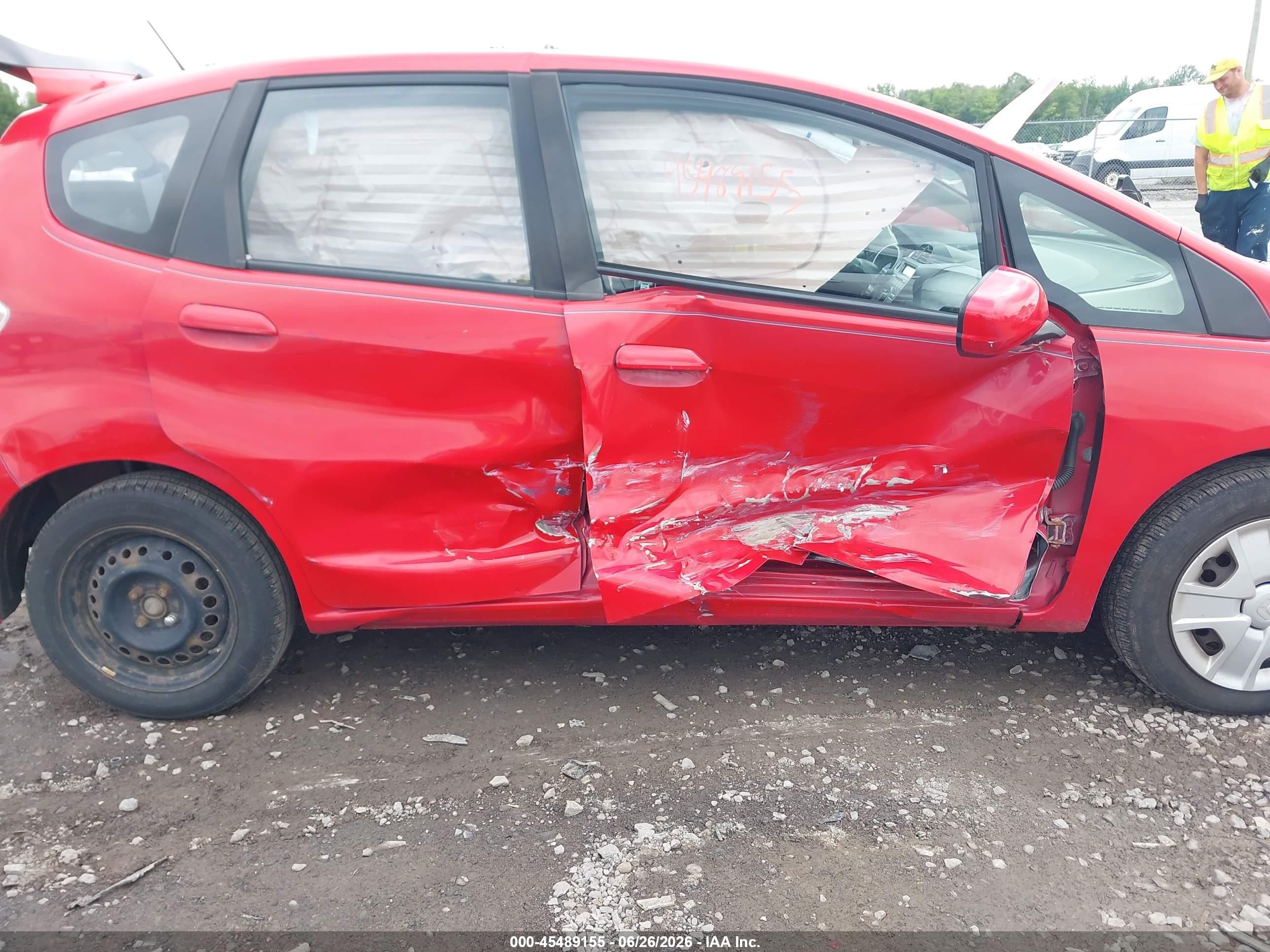 2013 Honda Fit   Red vin: JHMGE8H38DC026166