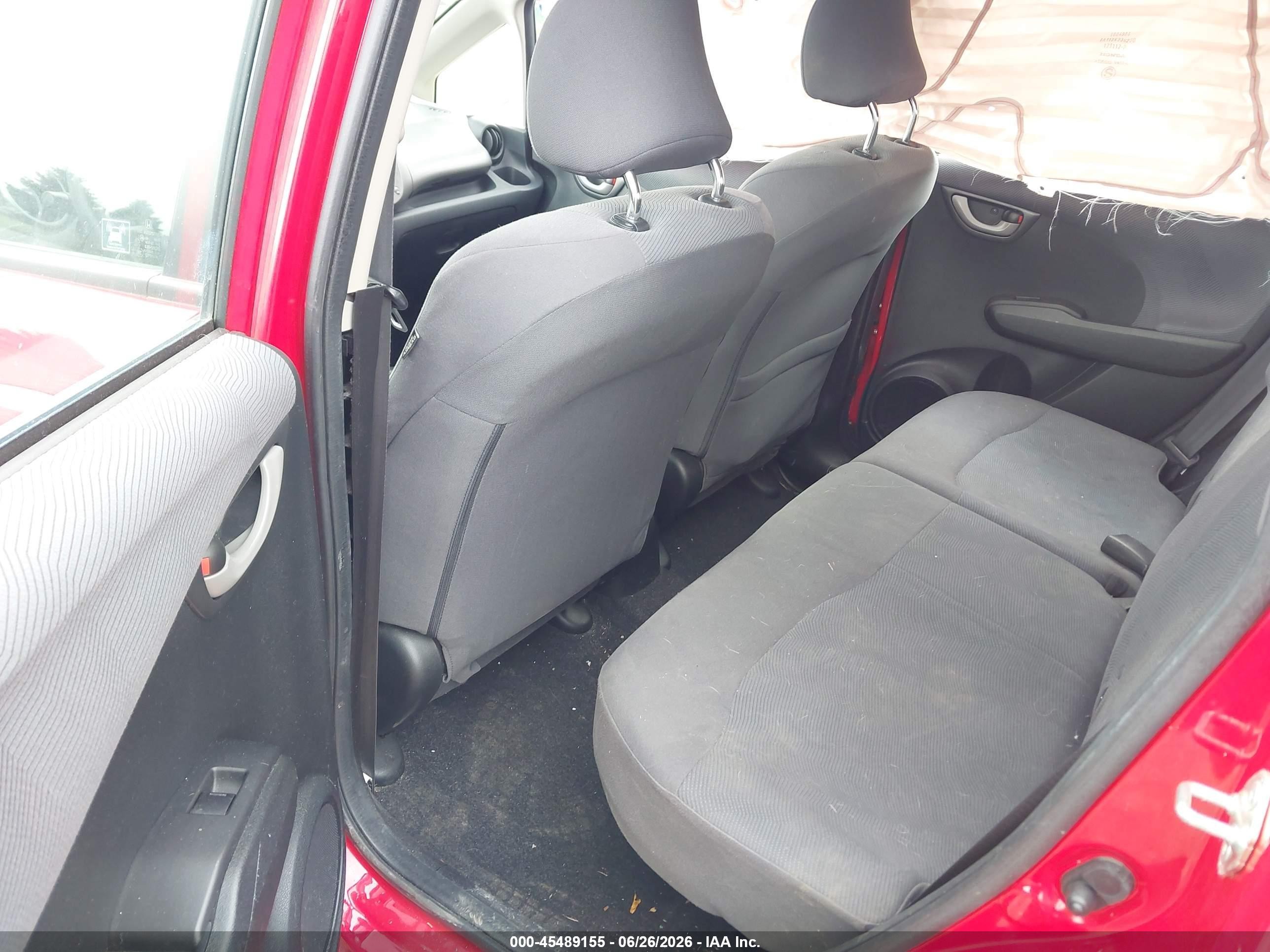 2013 Honda Fit   Red vin: JHMGE8H38DC026166