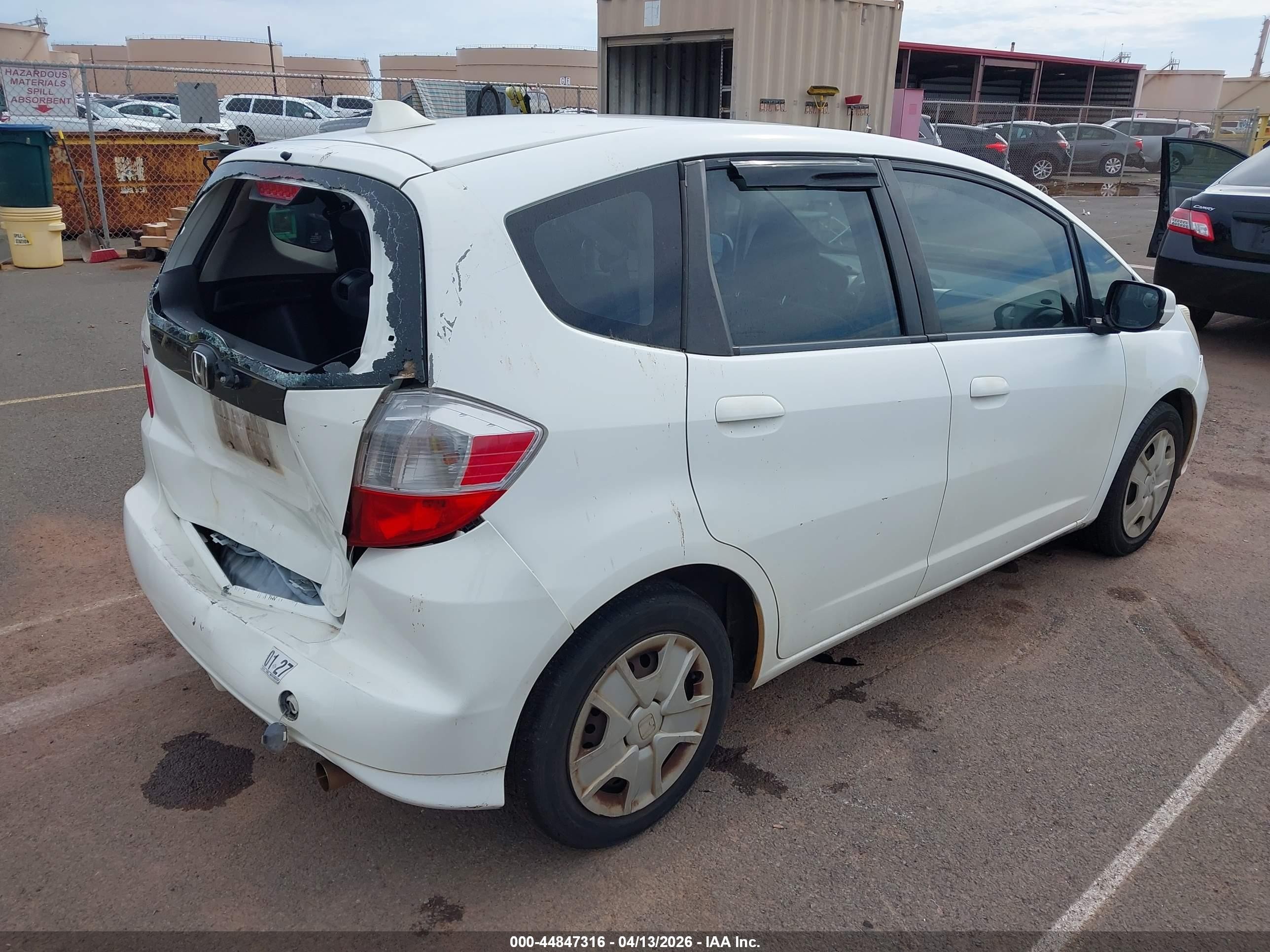 2013 Honda Fit   White vin: JHMGE8H38DC042268