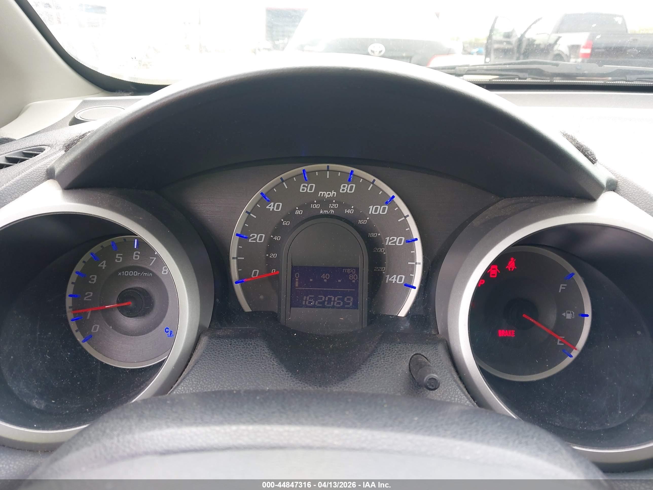 2013 Honda Fit   White vin: JHMGE8H38DC042268