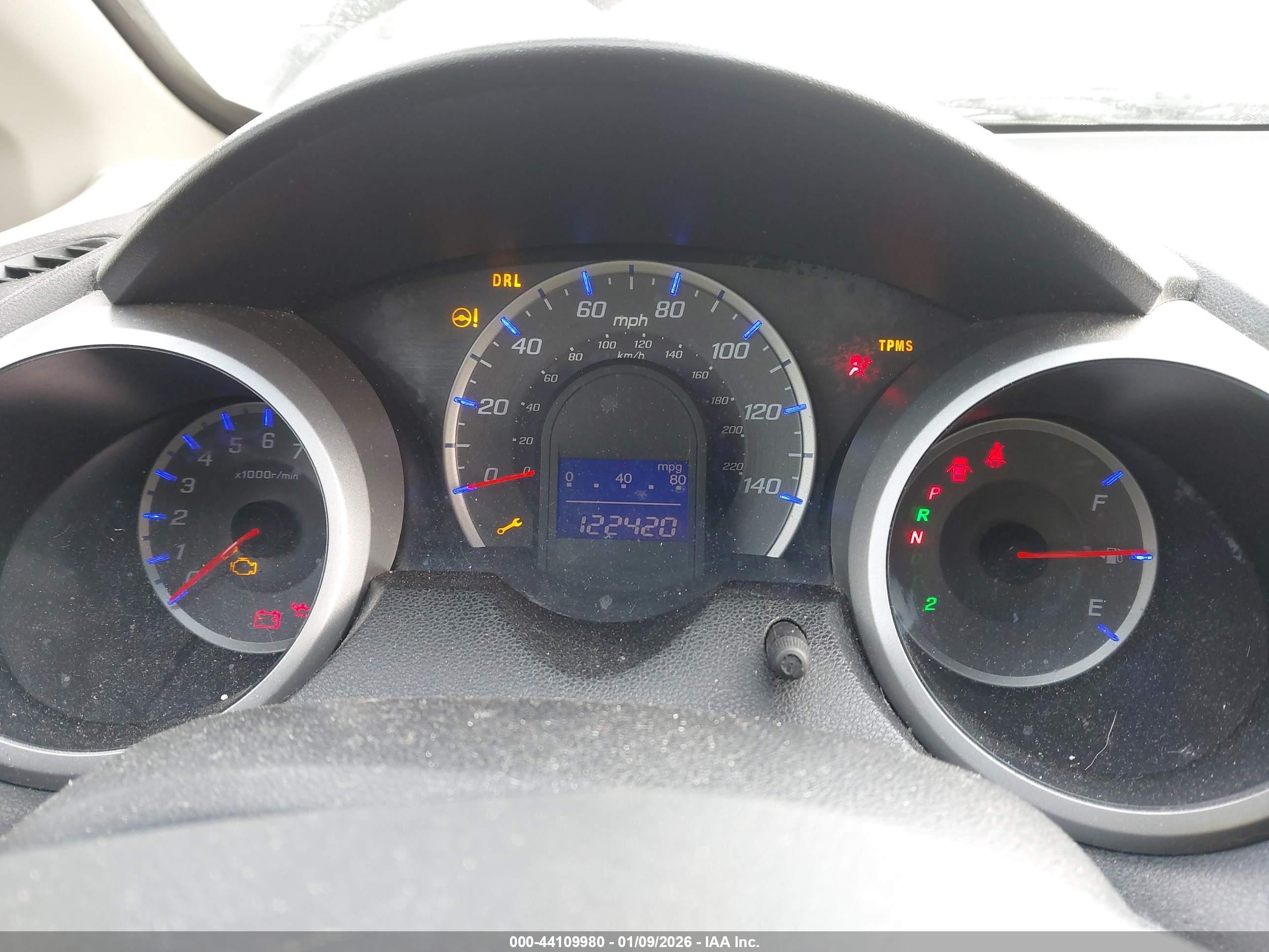 2013 Honda Fit   White vin: JHMGE8H38DC053965