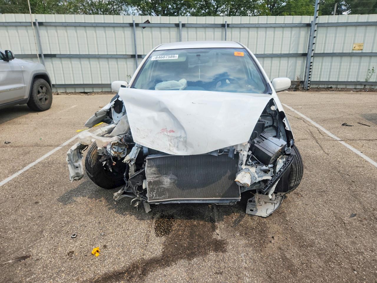 2013 Honda Fit Белый vin: JHMGE8H38DC056915