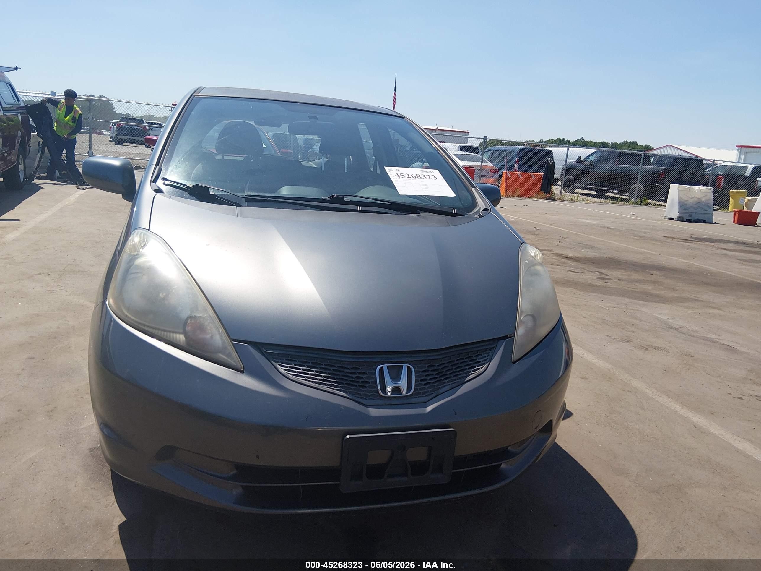 2013 Honda Fit   Gray vin: JHMGE8H38DC060222