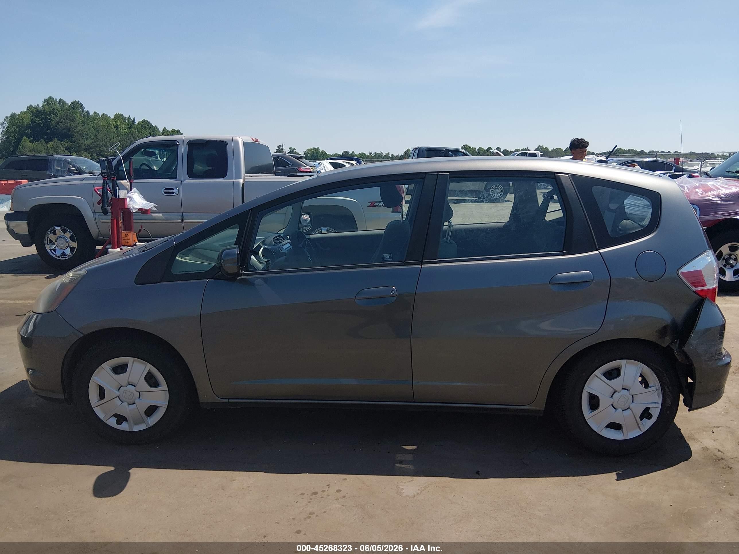 2013 Honda Fit   Gray vin: JHMGE8H38DC060222