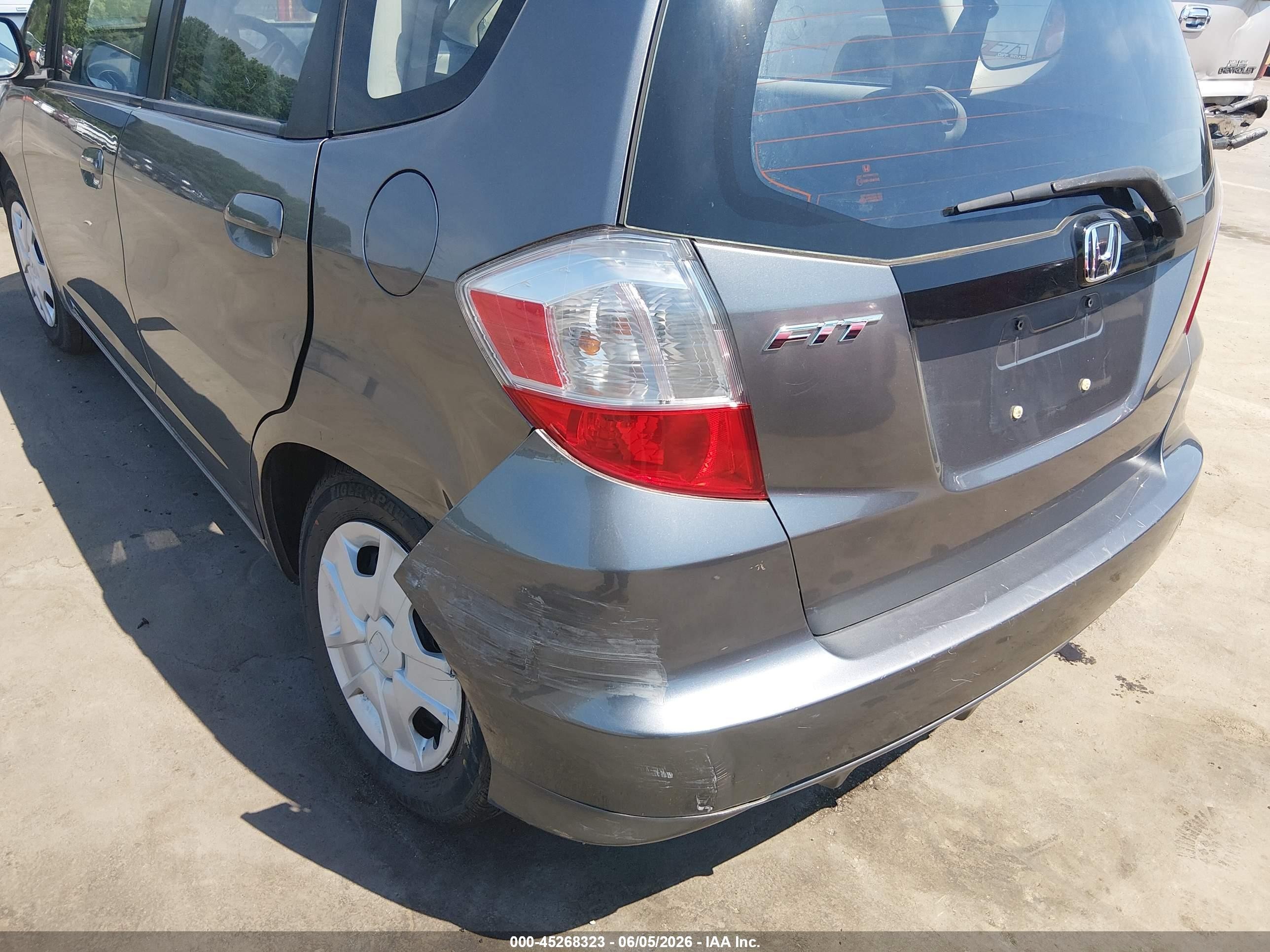 2013 Honda Fit   Gray vin: JHMGE8H38DC060222