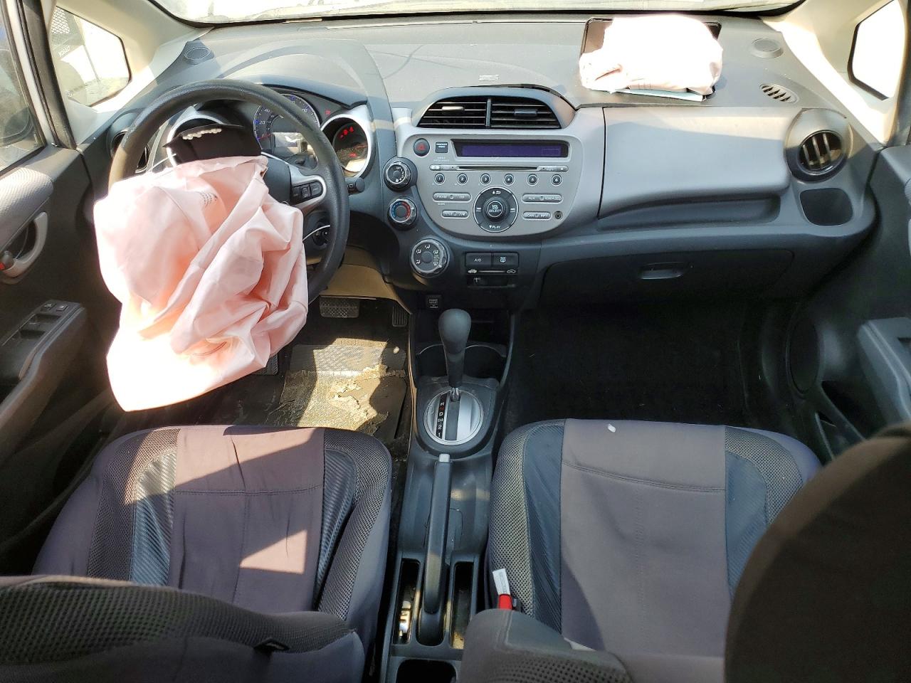 2013 Honda Fit Gray vin: JHMGE8H38DC078395