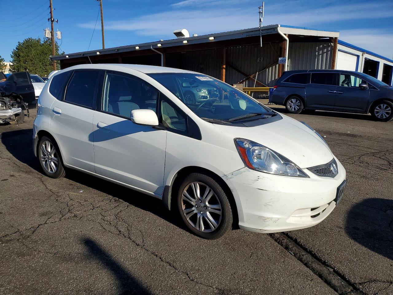 2013 Honda Fit White vin: JHMGE8H38DC079837