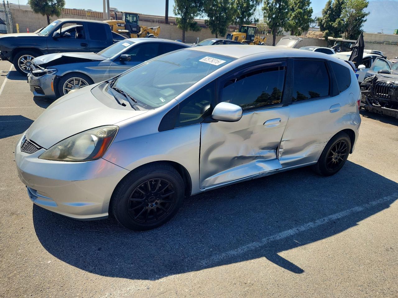 2013 Honda Fit Silver vin: JHMGE8H38DC080051