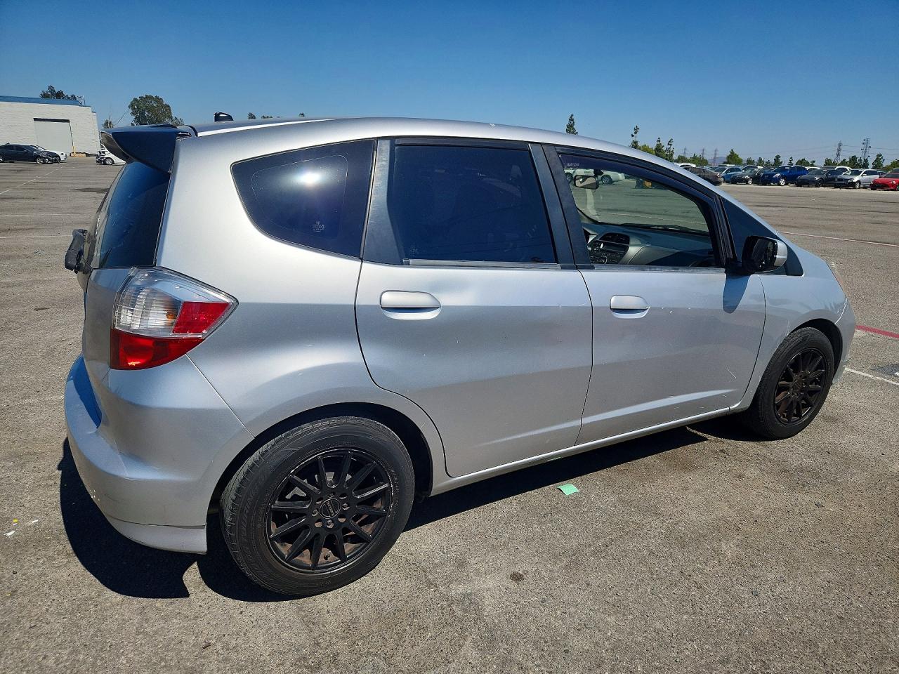 2013 Honda Fit Silver vin: JHMGE8H38DC080051