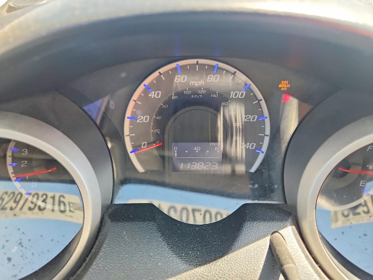 2013 Honda Fit Silver vin: JHMGE8H38DC080051
