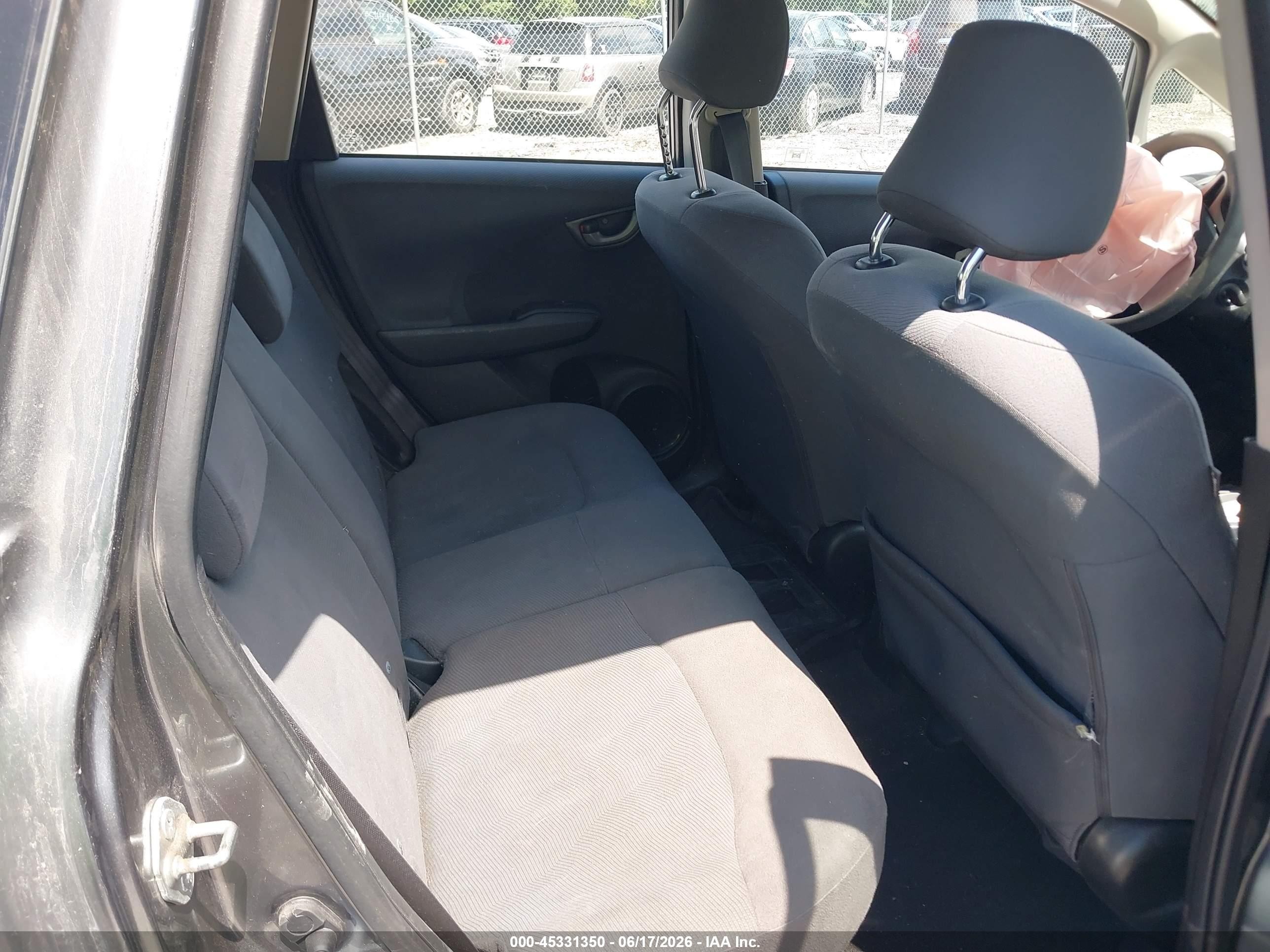 2013 Honda Fit   Gray vin: JHMGE8H38DC081958