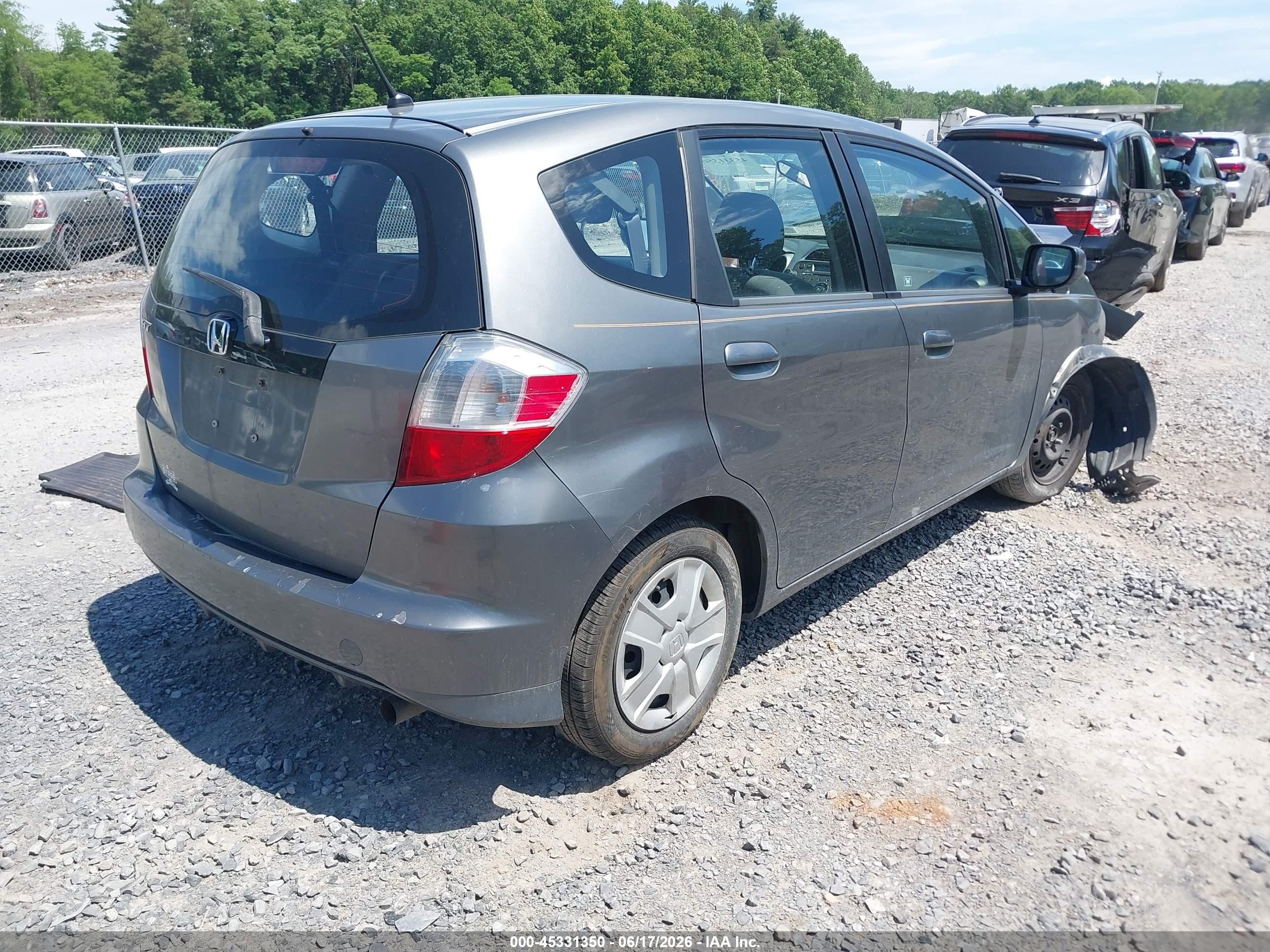 2013 Honda Fit   Gray vin: JHMGE8H38DC081958