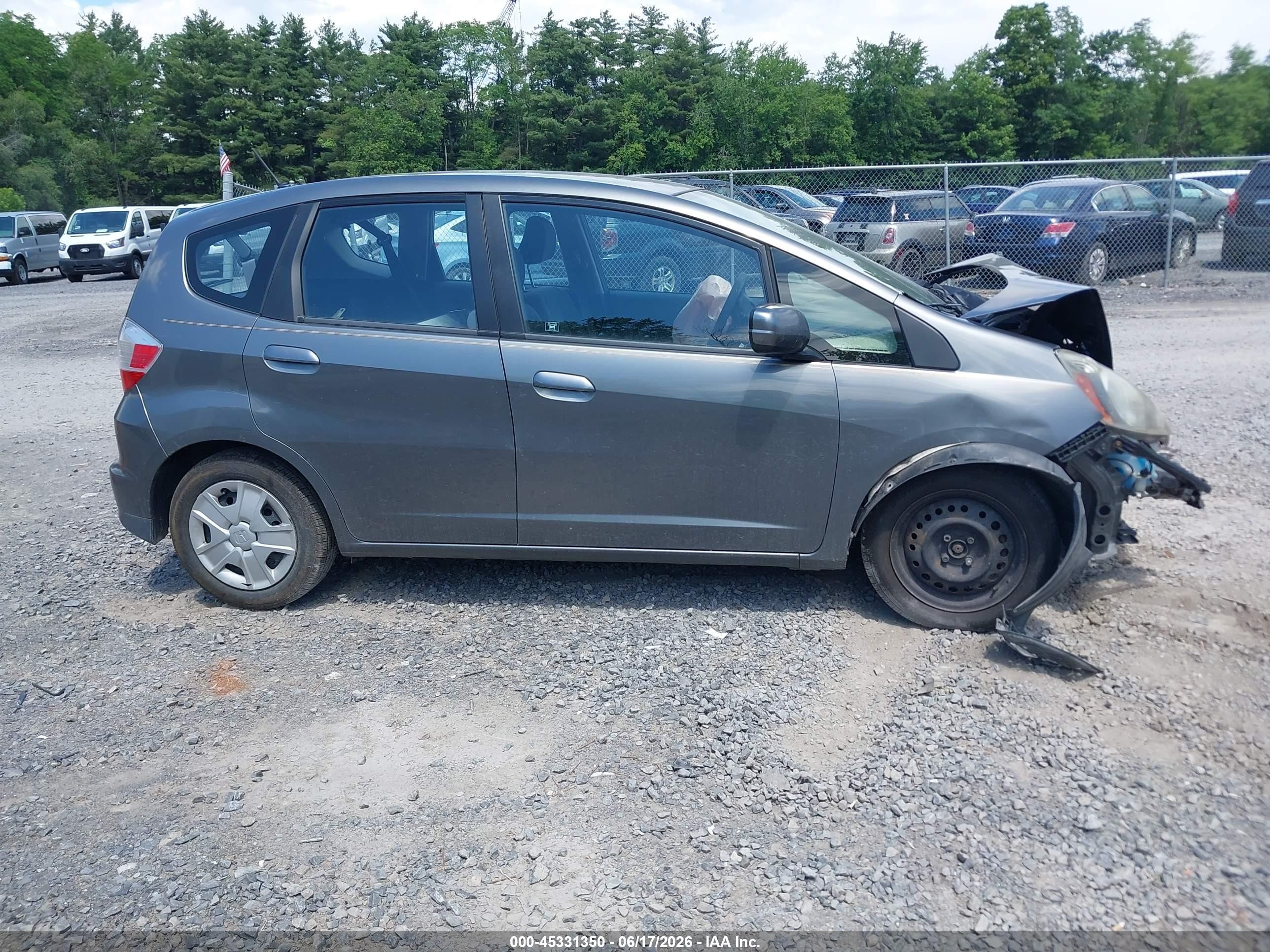 2013 Honda Fit   Gray vin: JHMGE8H38DC081958