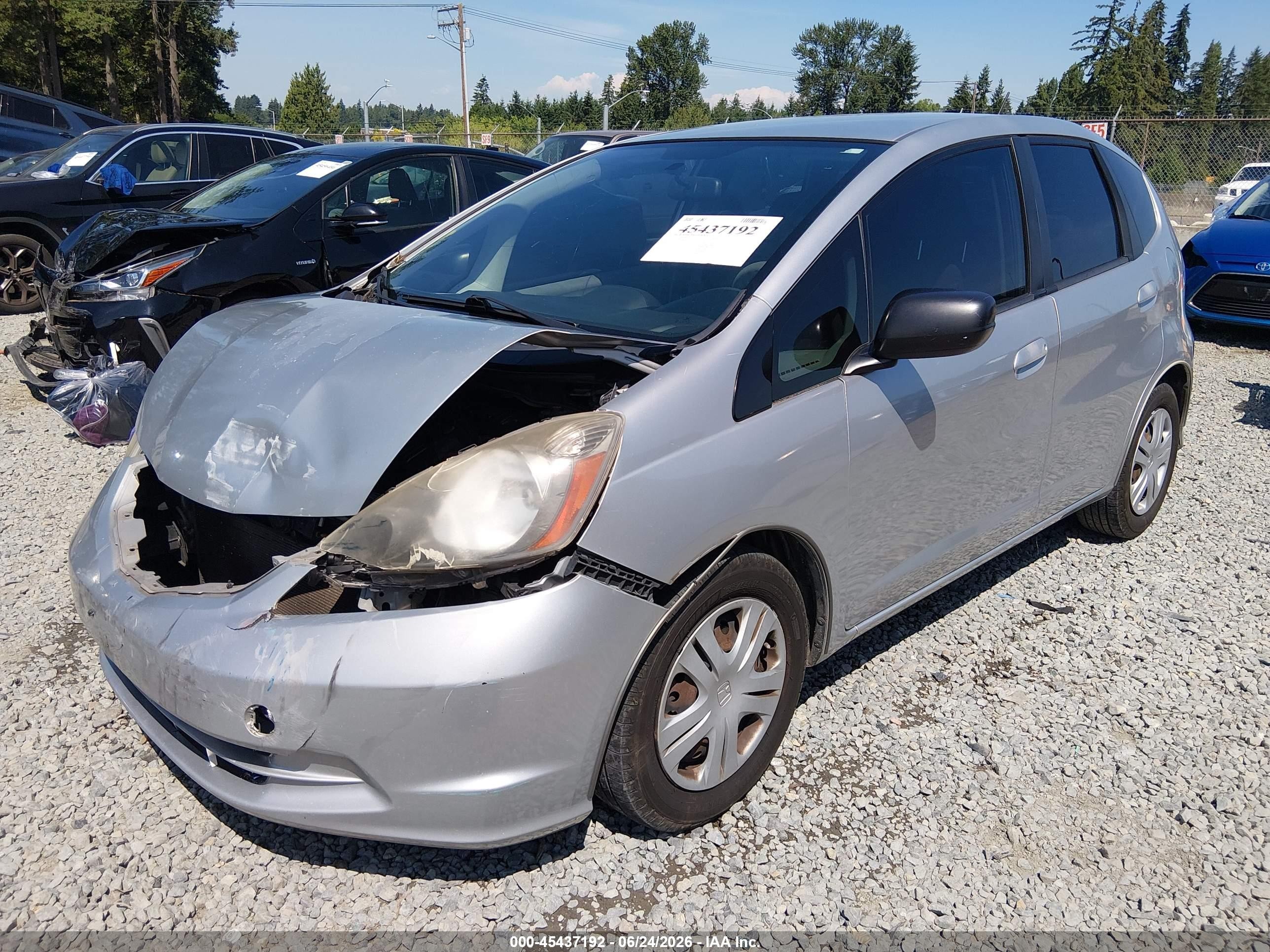 2011 Honda Fit   Silver vin: JHMGE8H39BC015125