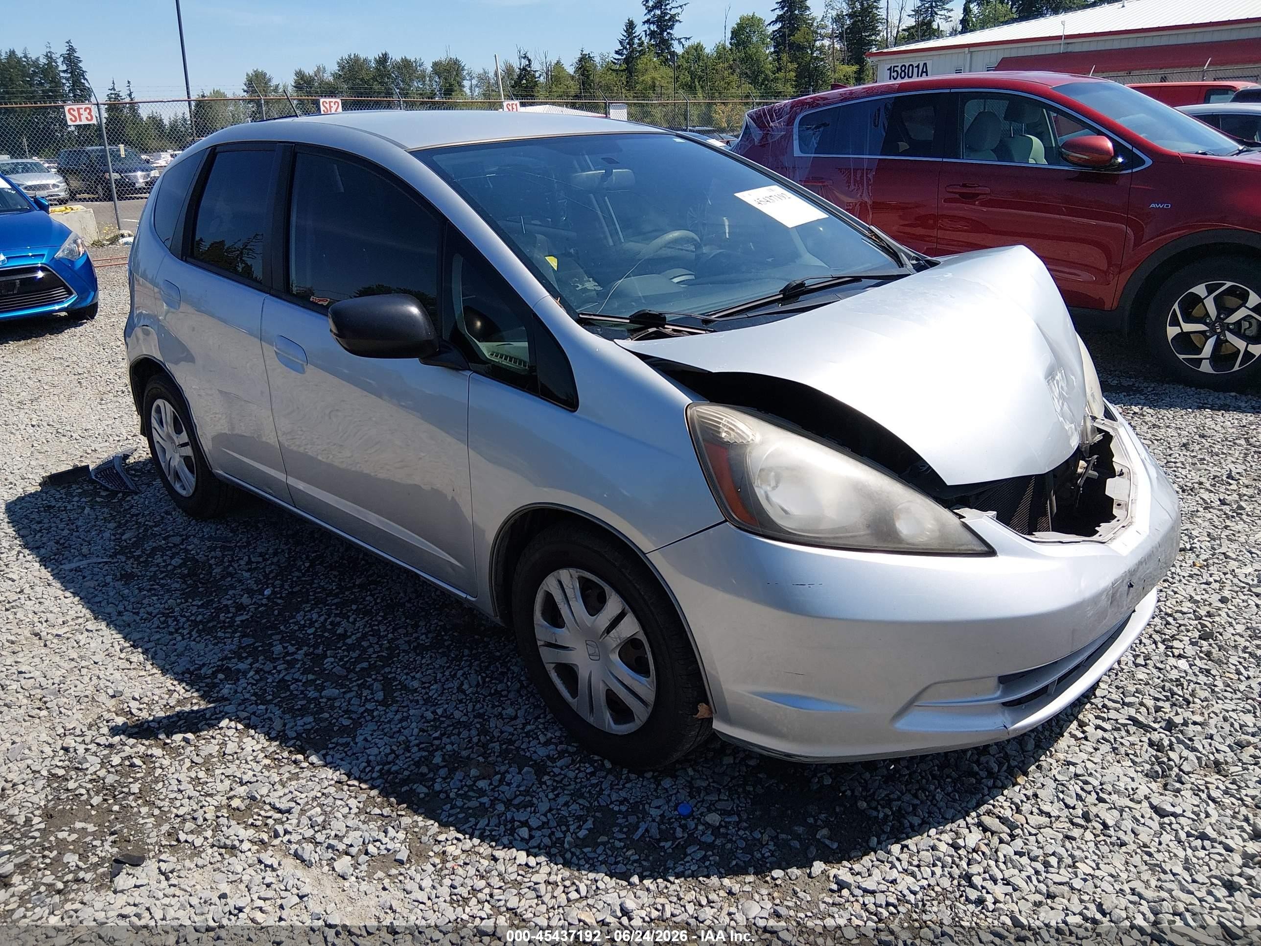 2011 Honda Fit   Silver vin: JHMGE8H39BC015125