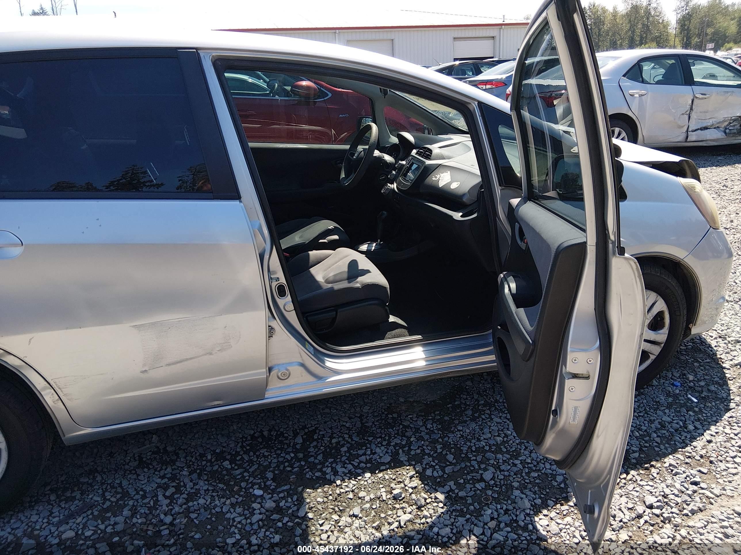 2011 Honda Fit   Silver vin: JHMGE8H39BC015125