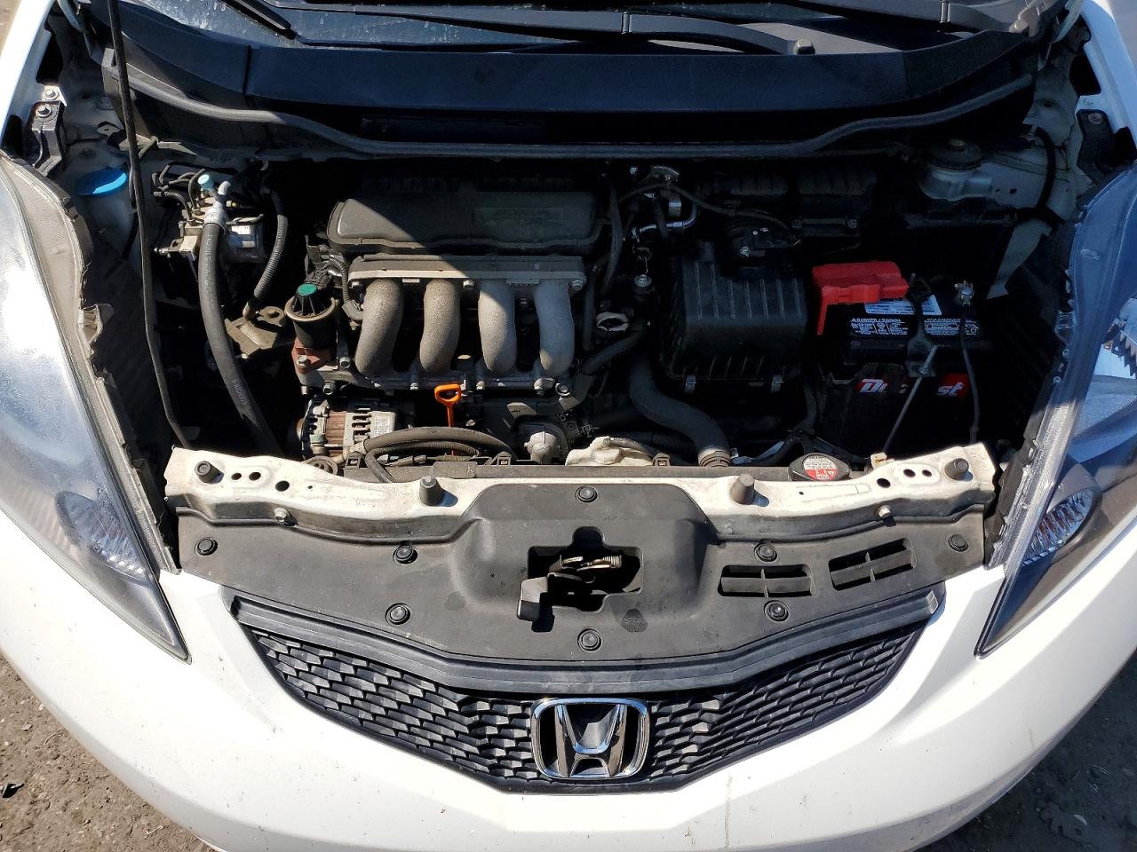 2013 Honda Fit White vin: JHMGE8H39DC005116