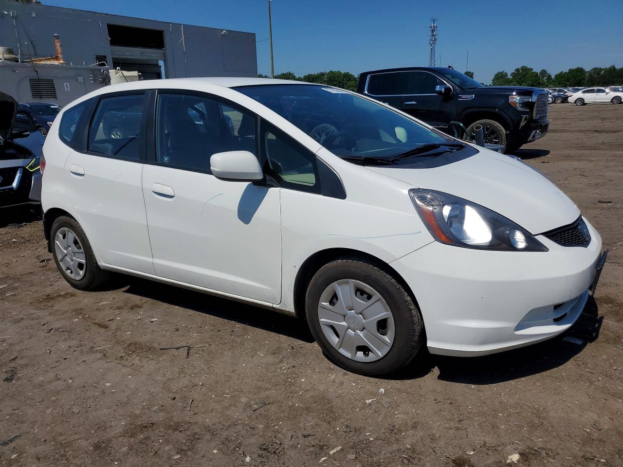 2013 Honda Fit White vin: JHMGE8H39DC005116