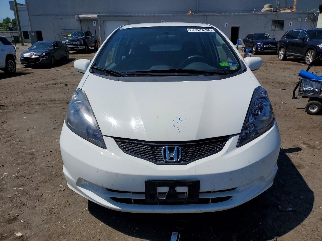 2013 Honda Fit White vin: JHMGE8H39DC005116
