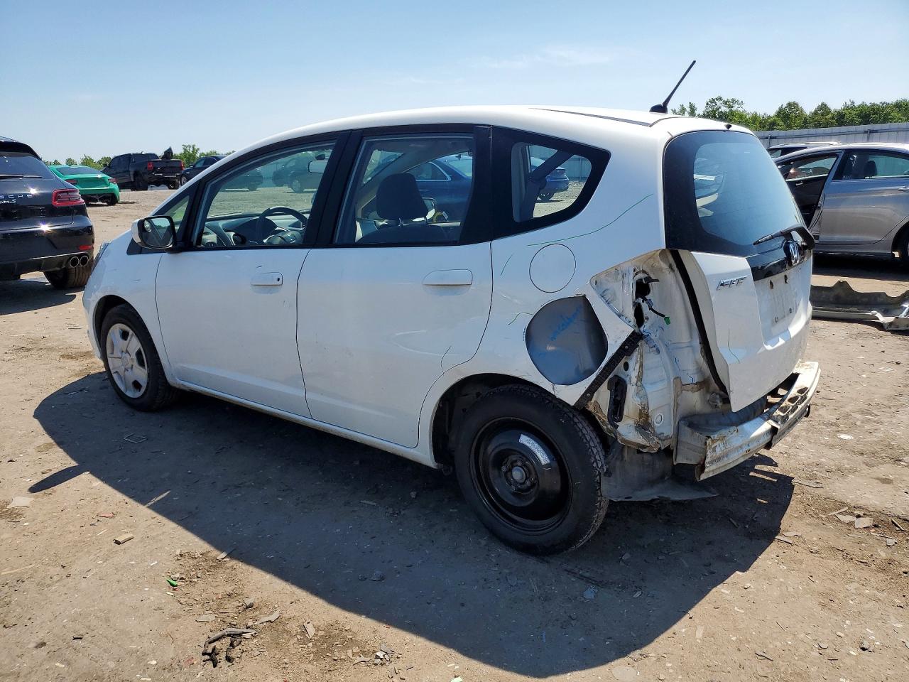 2013 Honda Fit White vin: JHMGE8H39DC005116