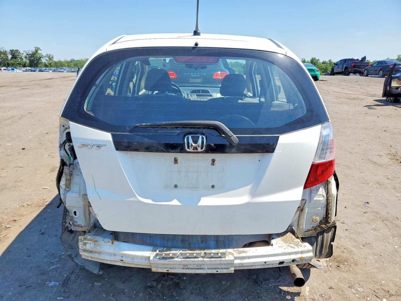 2013 Honda Fit White vin: JHMGE8H39DC005116