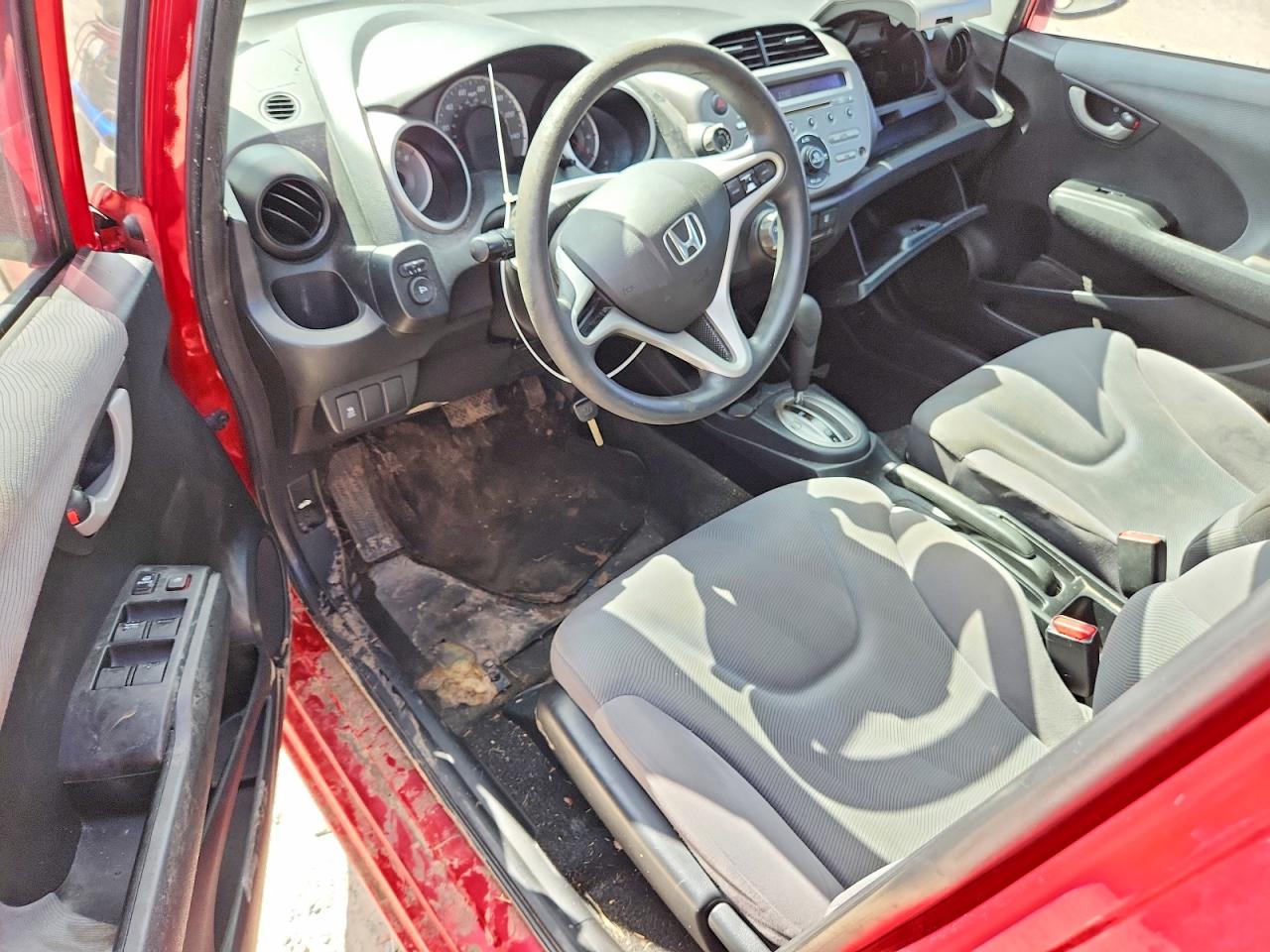 2013 Honda Fit Red vin: JHMGE8H39DC013720