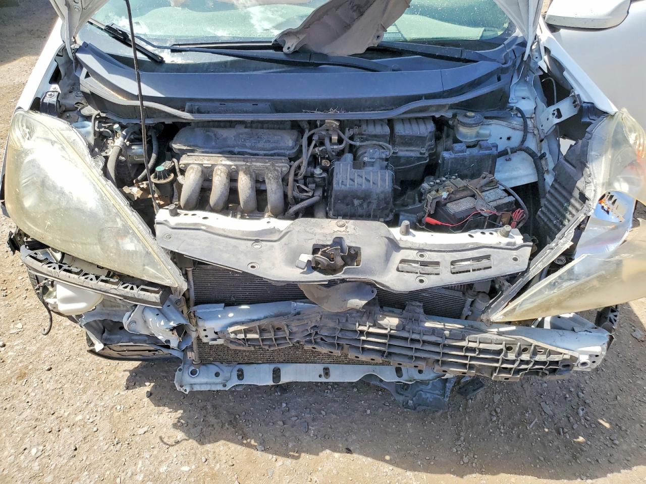 2013 Honda Fit Белый vin: JHMGE8H39DC019856