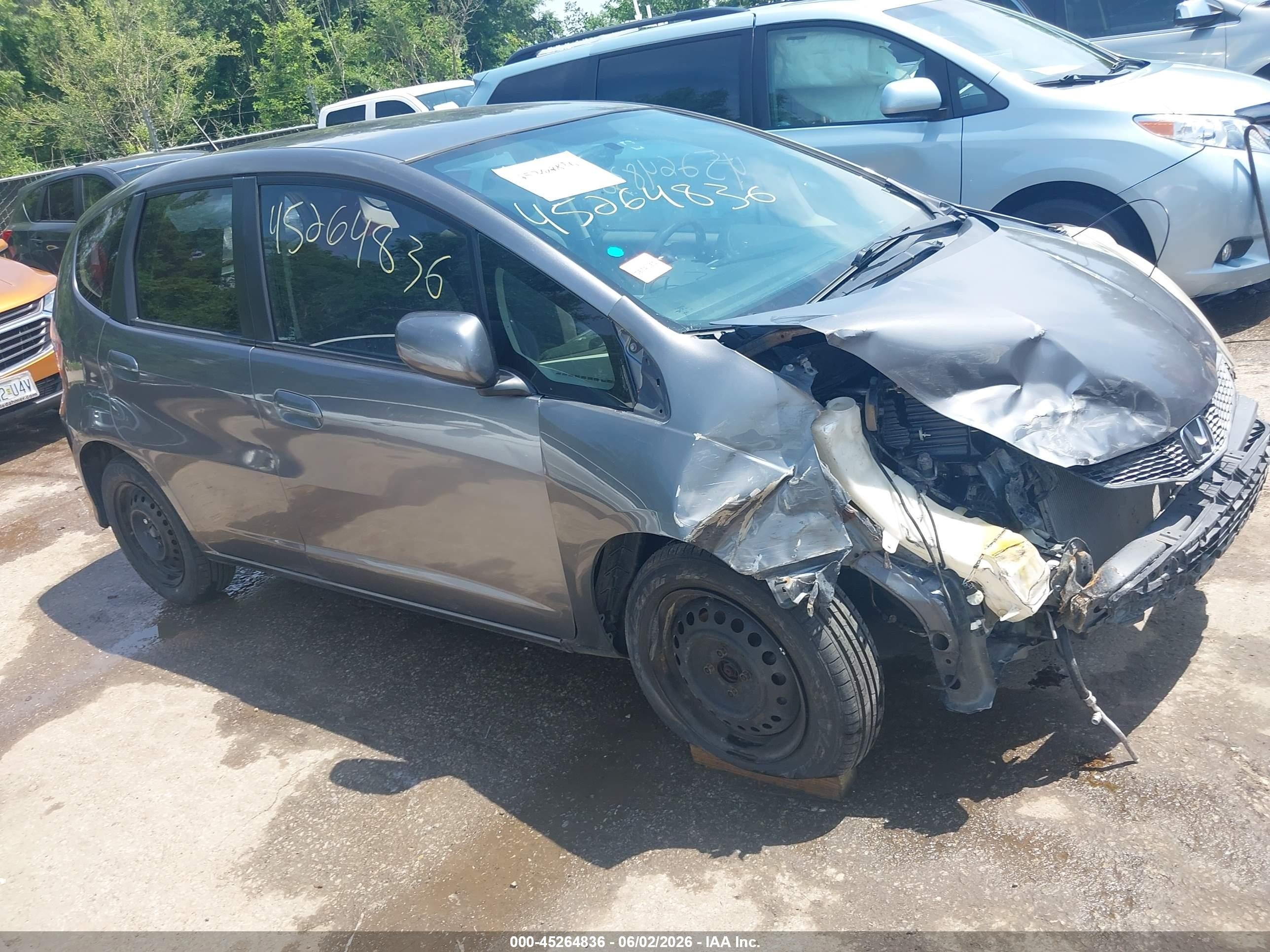 2013 Honda Fit Gray vin: JHMGE8H39DC031294