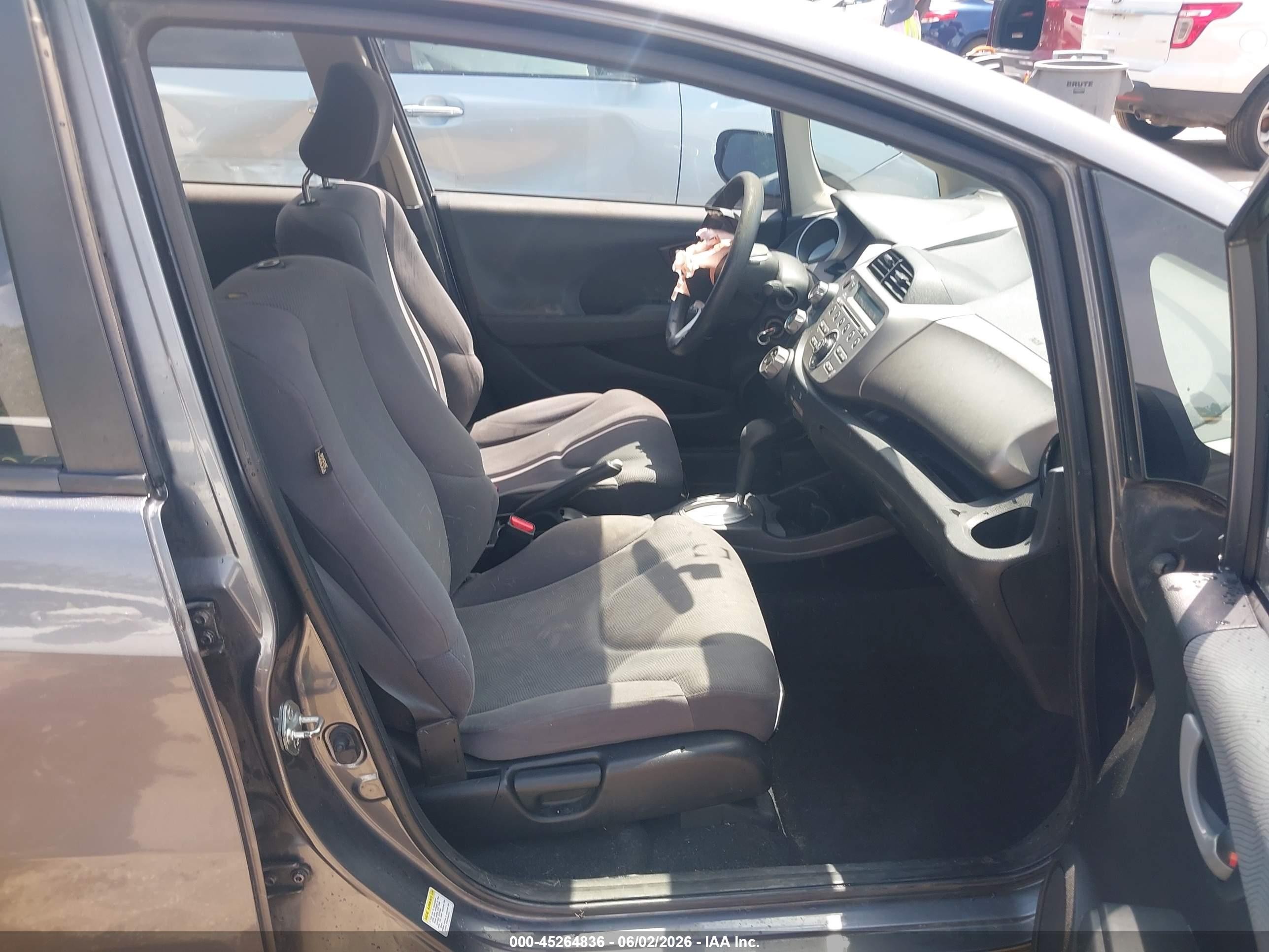 2013 Honda Fit   Gray vin: JHMGE8H39DC031294