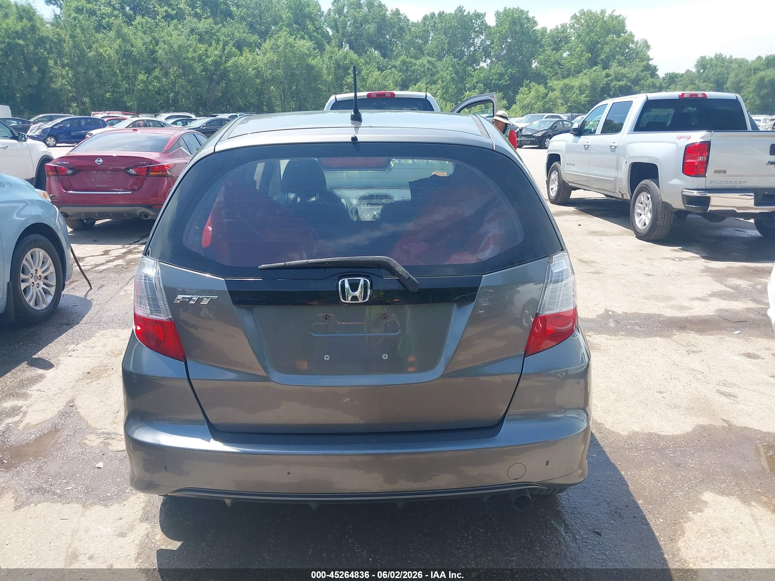 2013 Honda Fit   Gray vin: JHMGE8H39DC031294