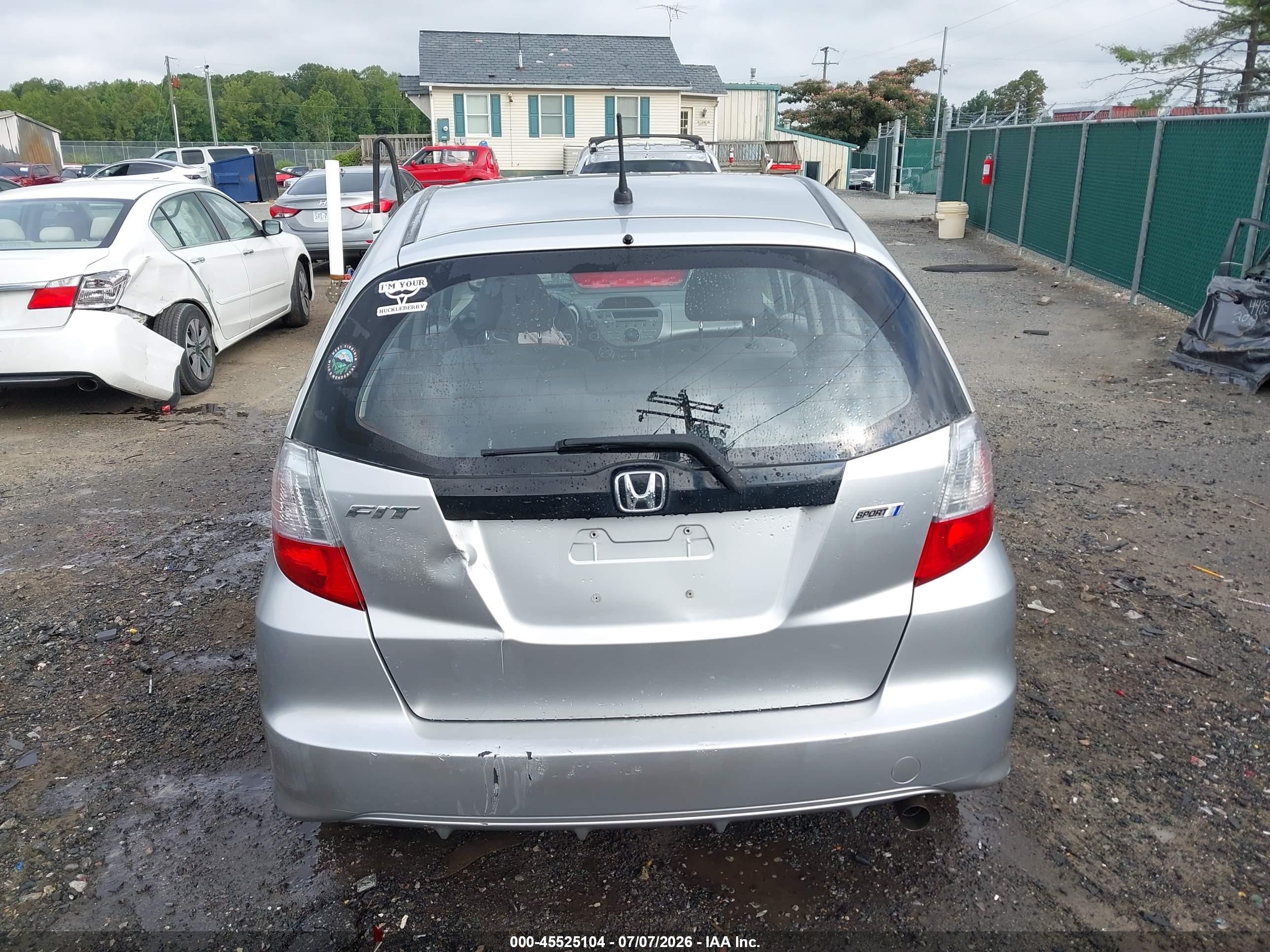 2013 Honda Fit   Silver vin: JHMGE8H39DC032509