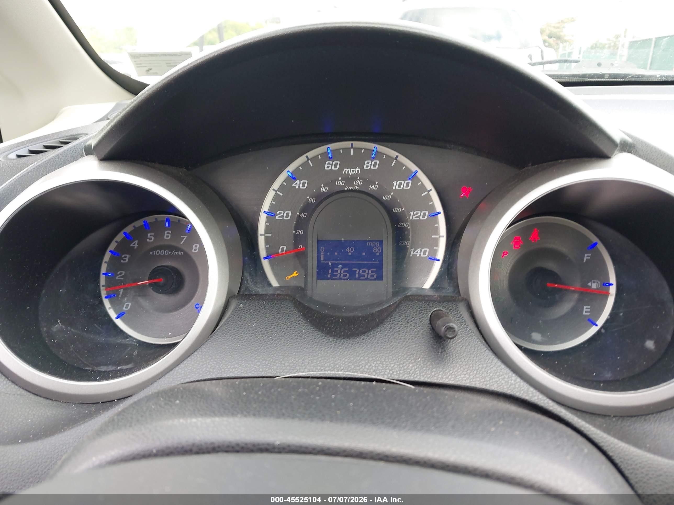 2013 Honda Fit   Silver vin: JHMGE8H39DC032509