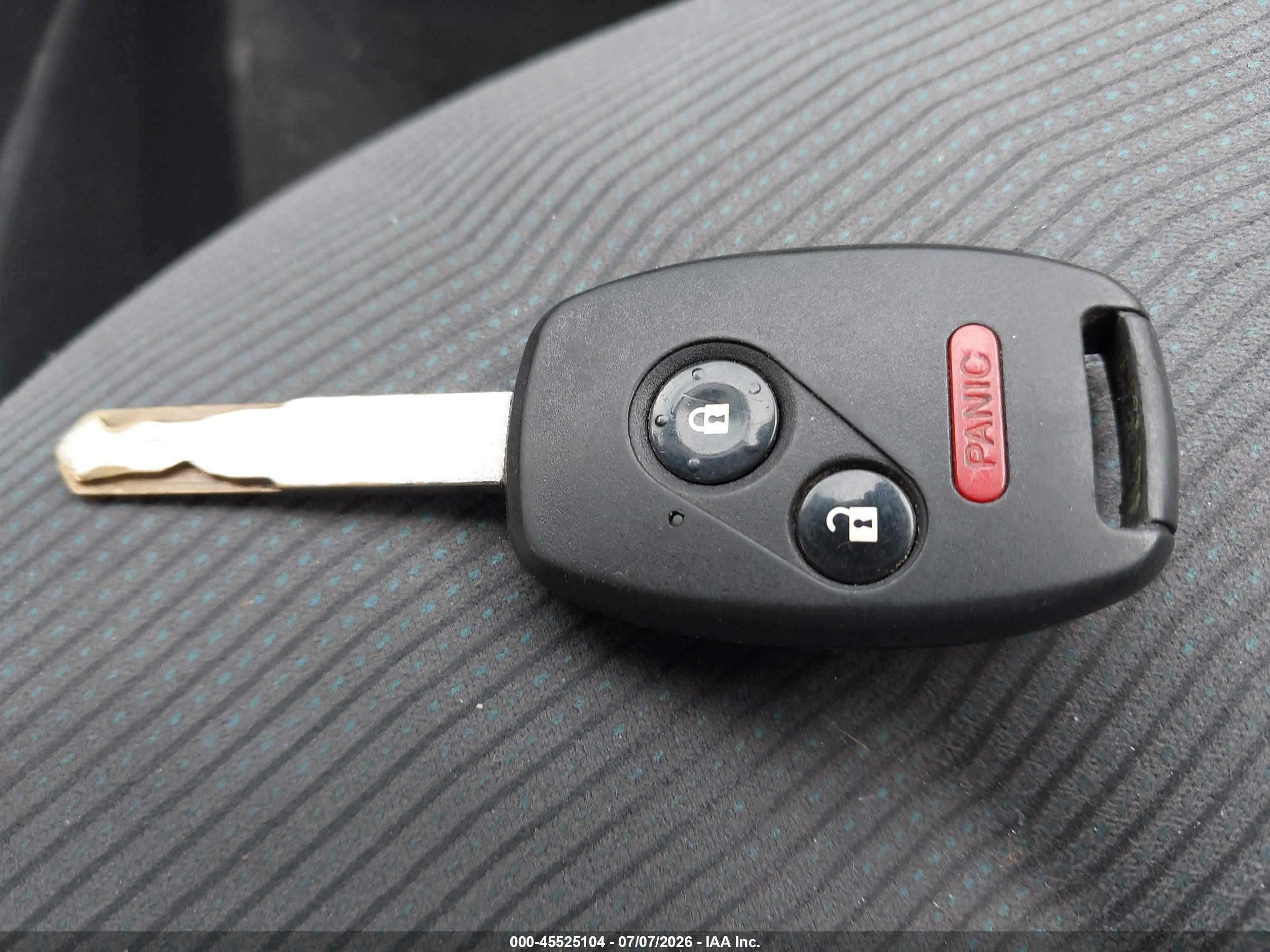 2013 Honda Fit   Silver vin: JHMGE8H39DC032509