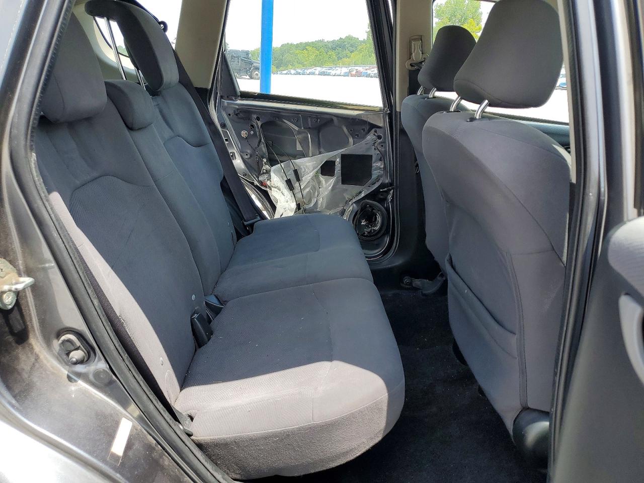 2013 Honda Fit Gray vin: JHMGE8H39DC069026