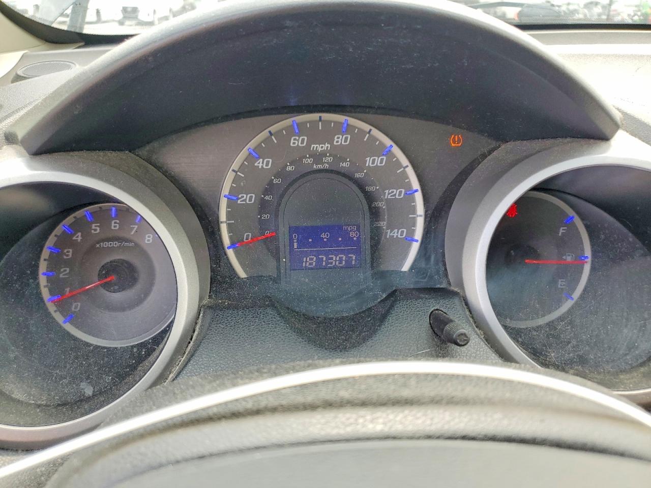 2013 Honda Fit Gray vin: JHMGE8H39DC069026