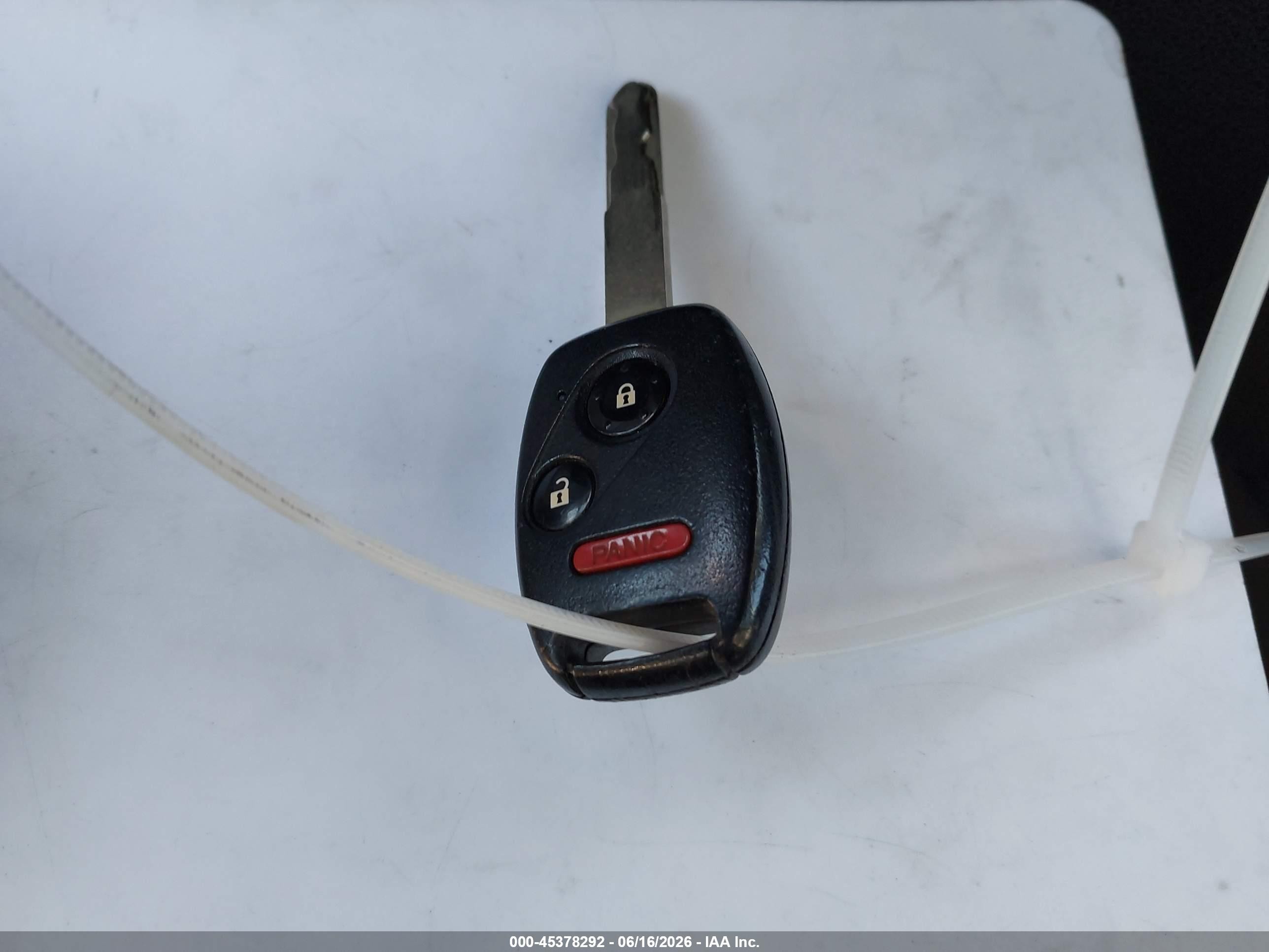 2013 Honda Fit   White vin: JHMGE8H39DC071505