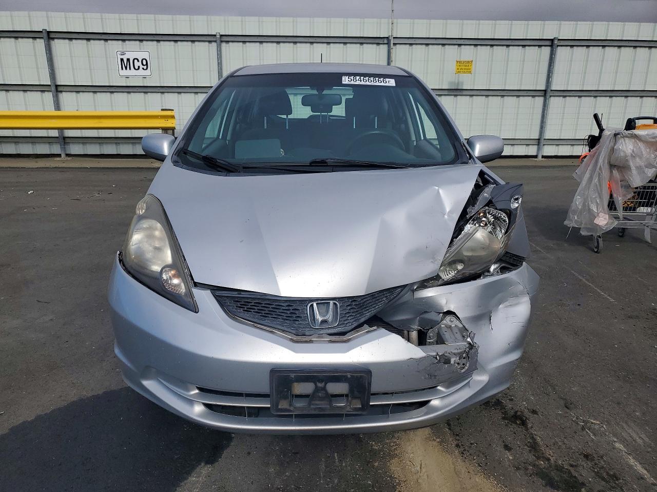 2013 Honda Fit Silver vin: JHMGE8H39DC072959