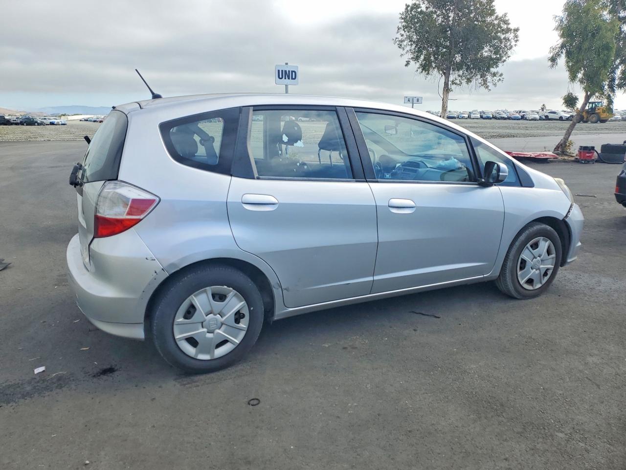 2013 Honda Fit Silver vin: JHMGE8H39DC072959