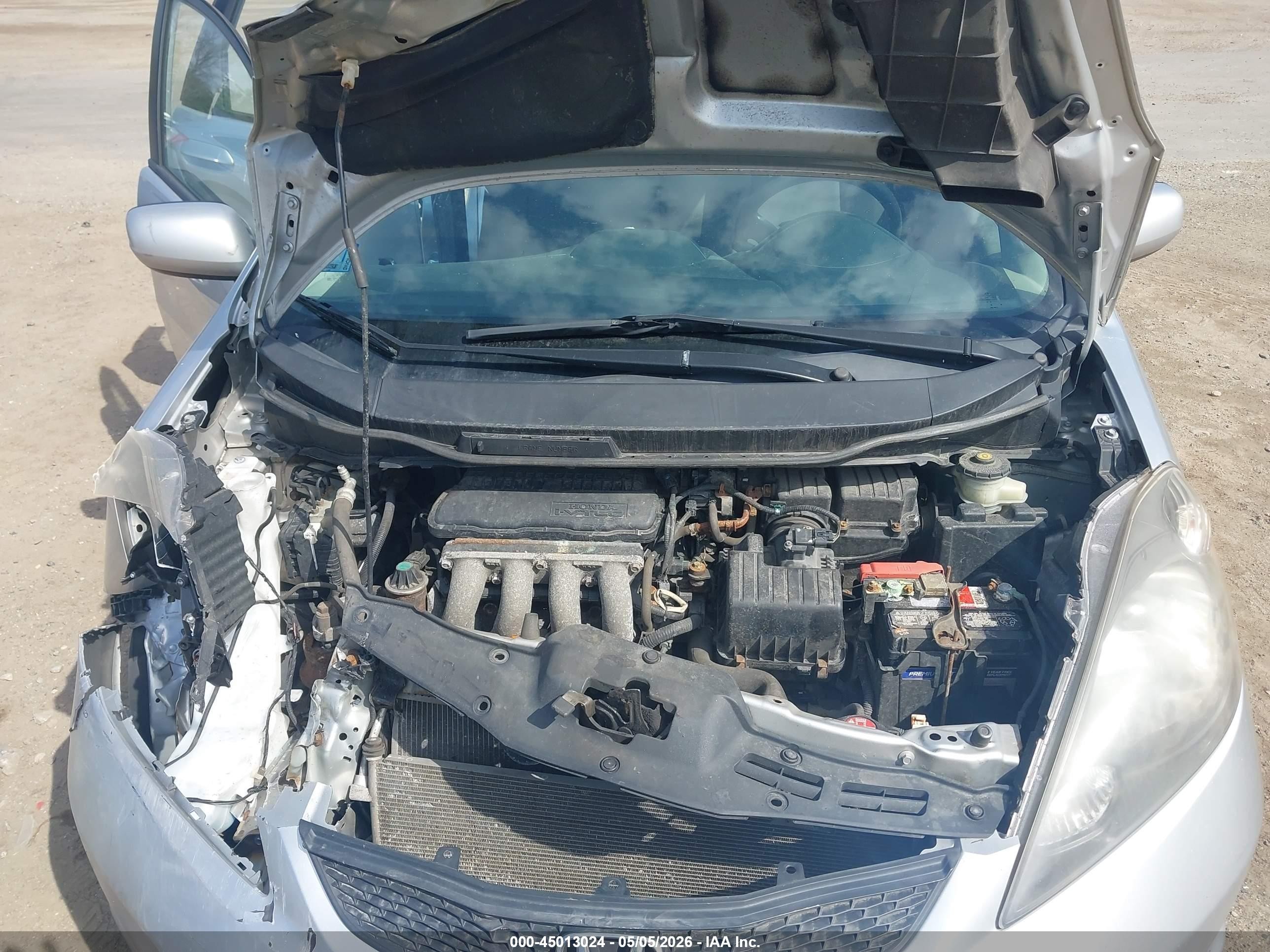 2013 Honda Fit   Silver vin: JHMGE8H39DC074419