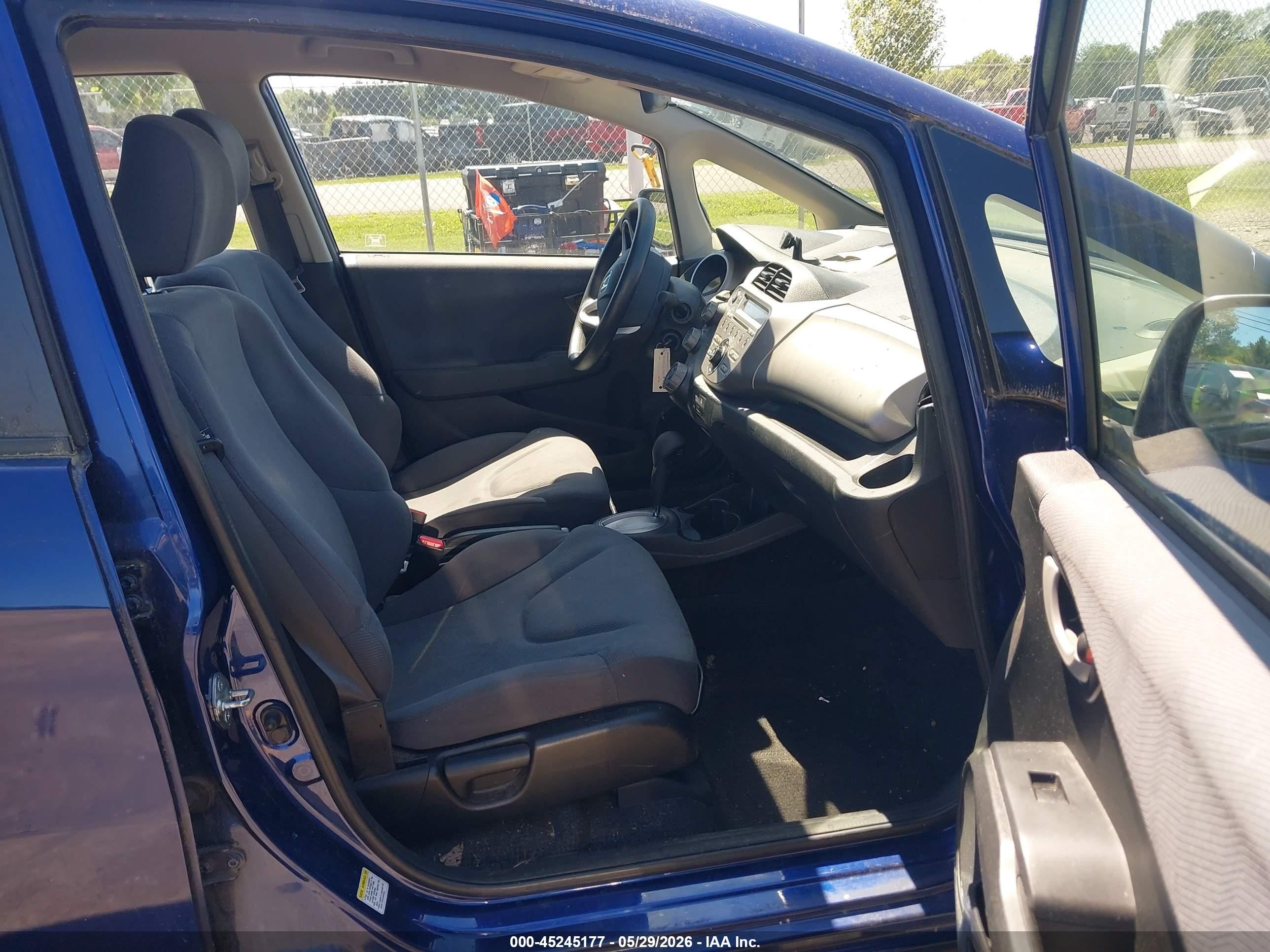 2013 Honda Fit   Синий vin: JHMGE8H39DC083119