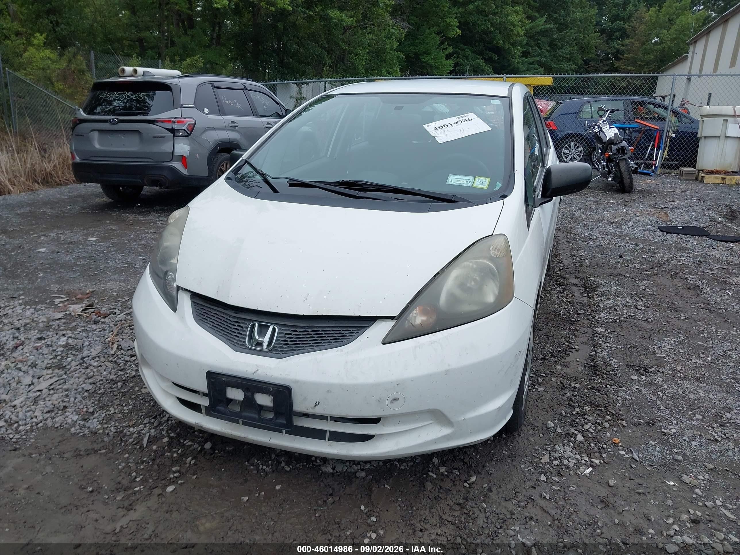 2011 Honda Fit   White vin: JHMGE8H3XBC022827