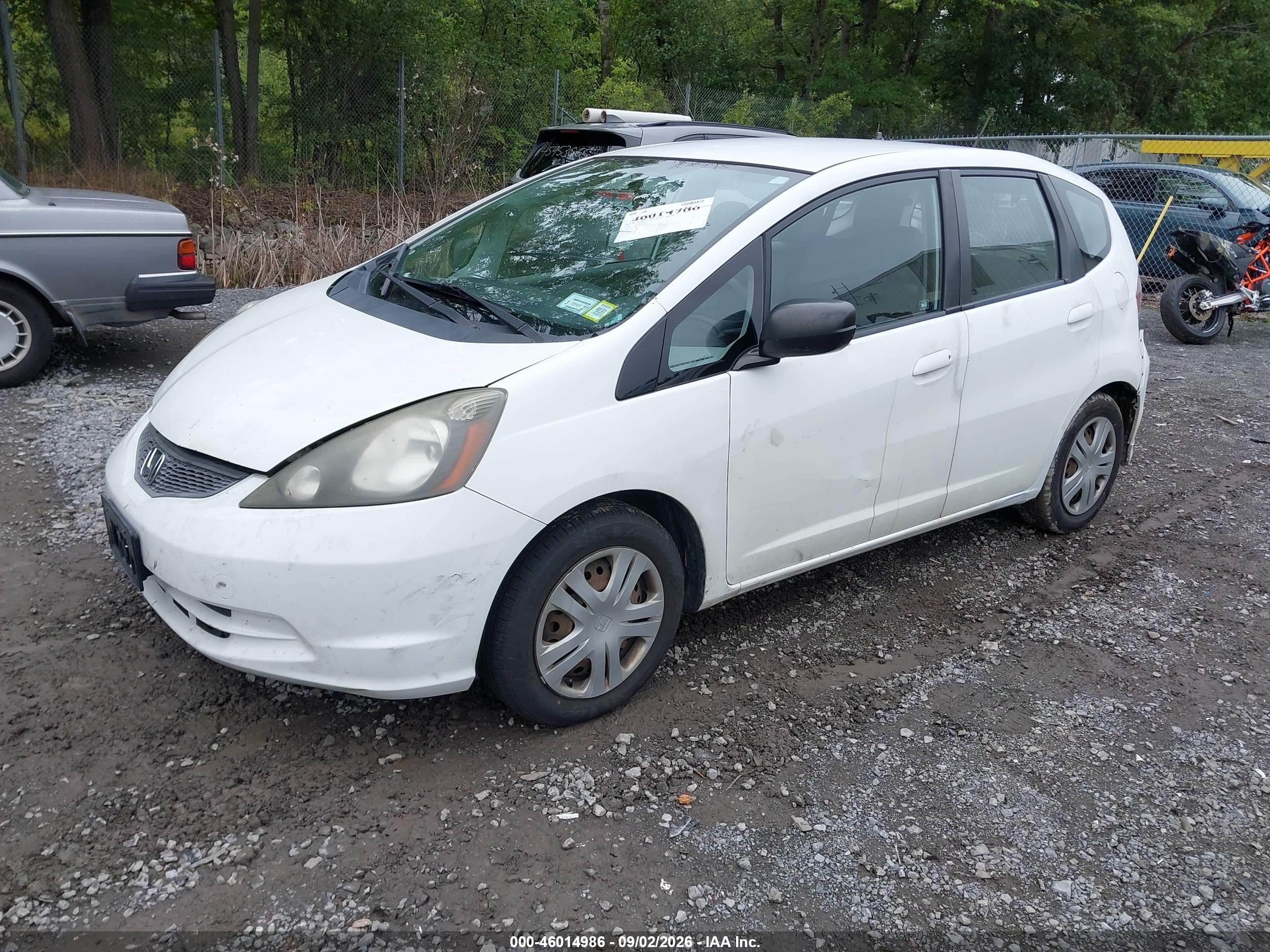 2011 Honda Fit   White vin: JHMGE8H3XBC022827